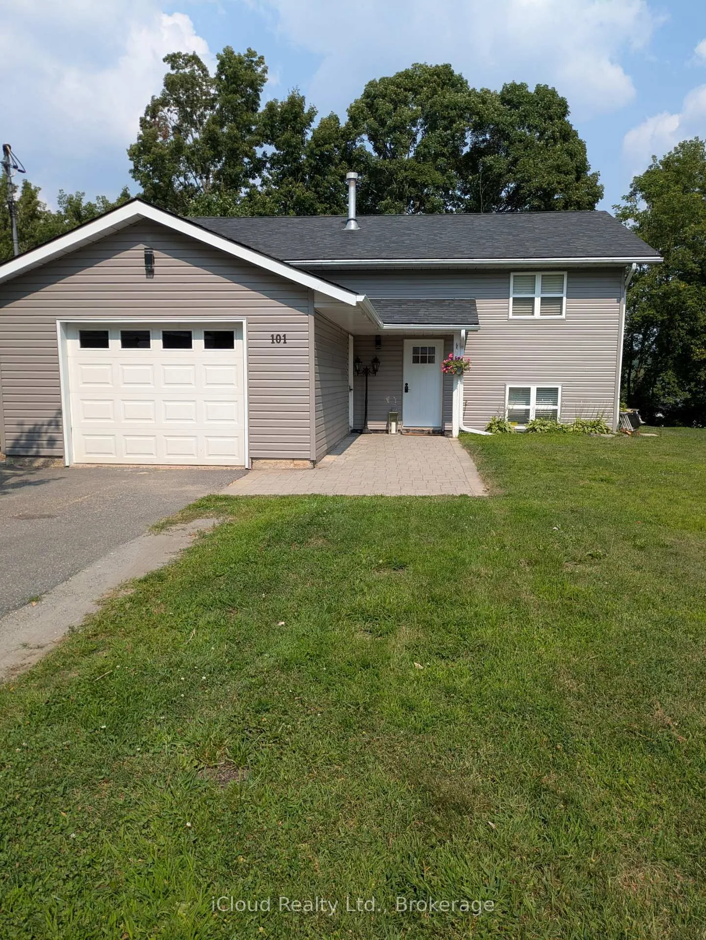 Photo 1 of 101 Holditch Street, Bracebridge, Monck (Bracebridge) — HOMEH