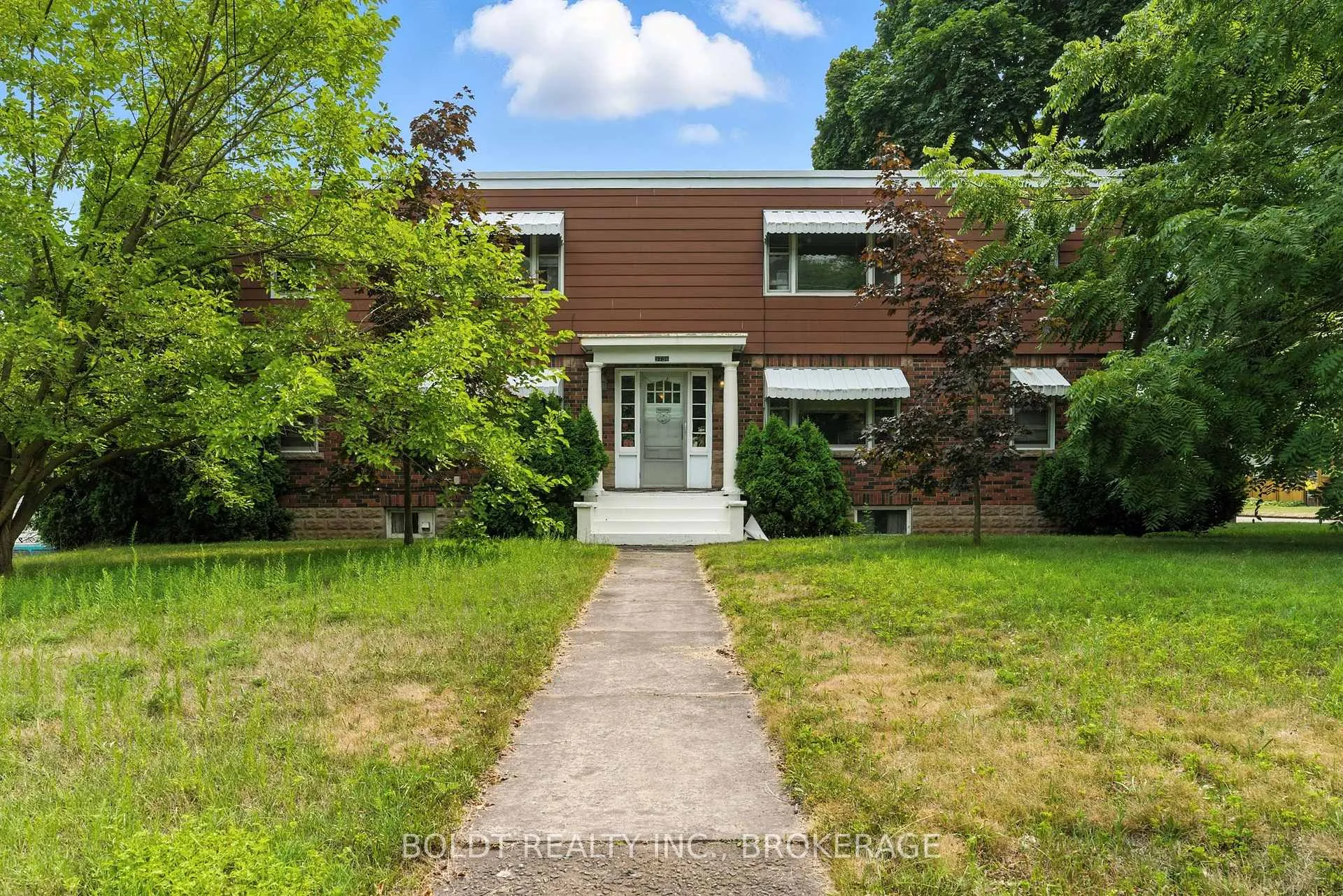 Front of 5736 Woodland Boulevard
