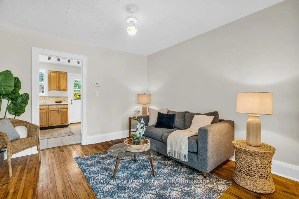 Photo 9 of 104 Neeve Street, Guelph, St. Patrick's Ward — HOMEH