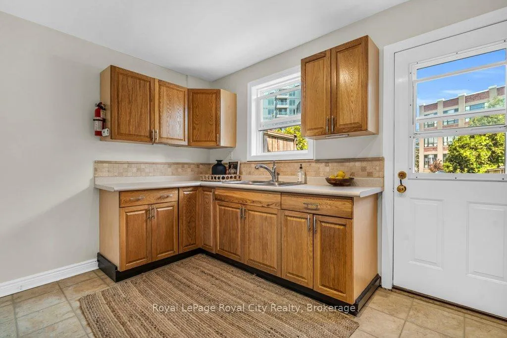 Photo 14 of 104 Neeve Street, Guelph, St. Patrick's Ward — HOMEH