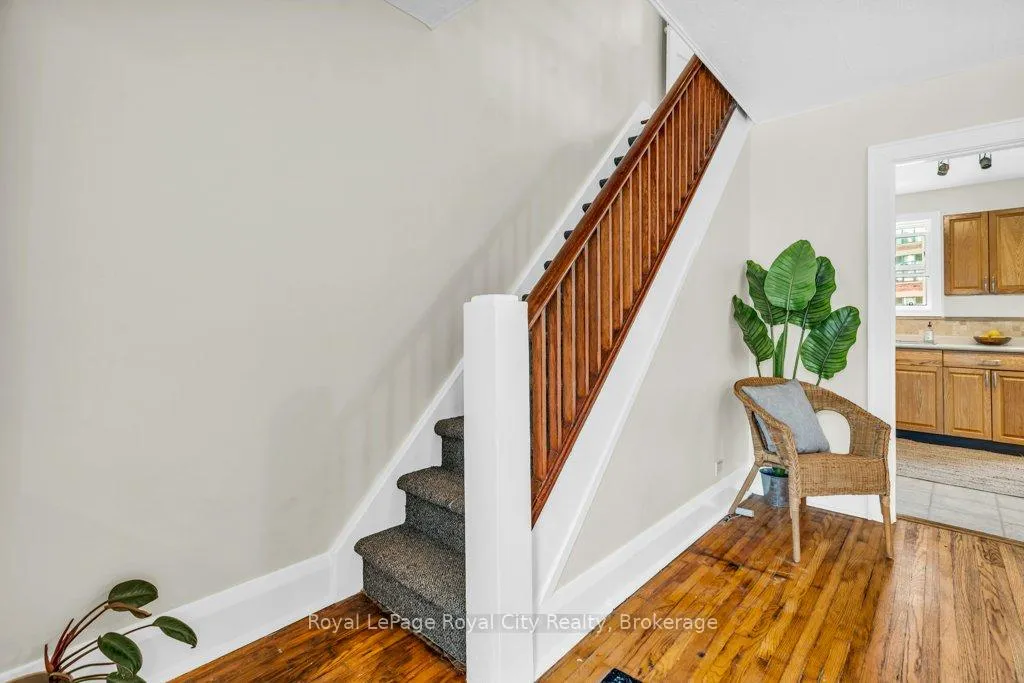 Photo 15 of 104 Neeve Street, Guelph, St. Patrick's Ward — HOMEH