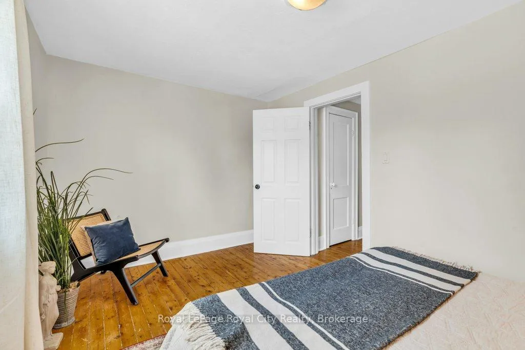 Photo 18 of 104 Neeve Street, Guelph, St. Patrick's Ward — HOMEH