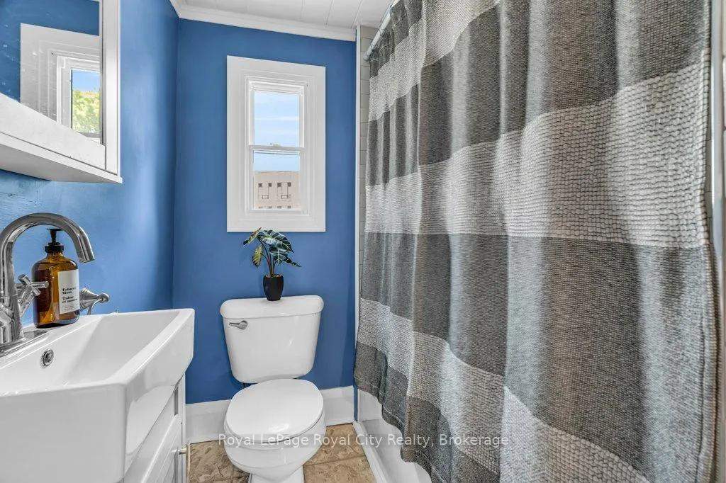 Photo 21 of 104 Neeve Street, Guelph, St. Patrick's Ward — HOMEH