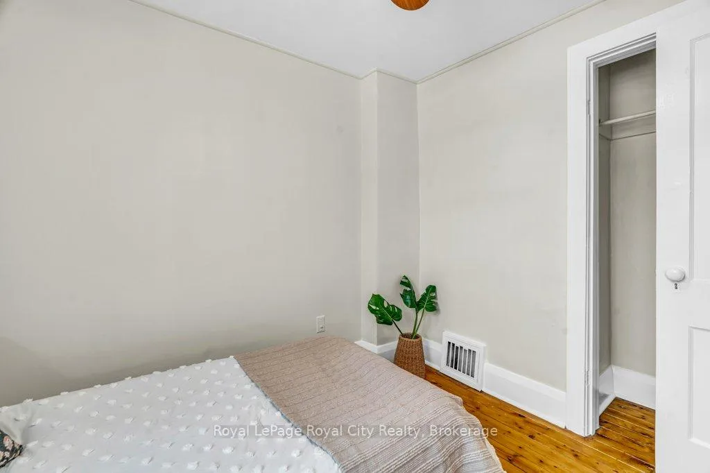 Photo 23 of 104 Neeve Street, Guelph, St. Patrick's Ward — HOMEH