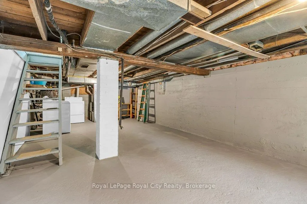 Photo 25 of 104 Neeve Street, Guelph, St. Patrick's Ward — HOMEH