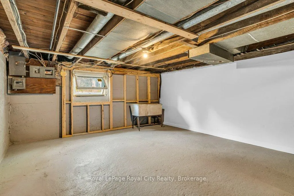Photo 27 of 104 Neeve Street, Guelph, St. Patrick's Ward — HOMEH