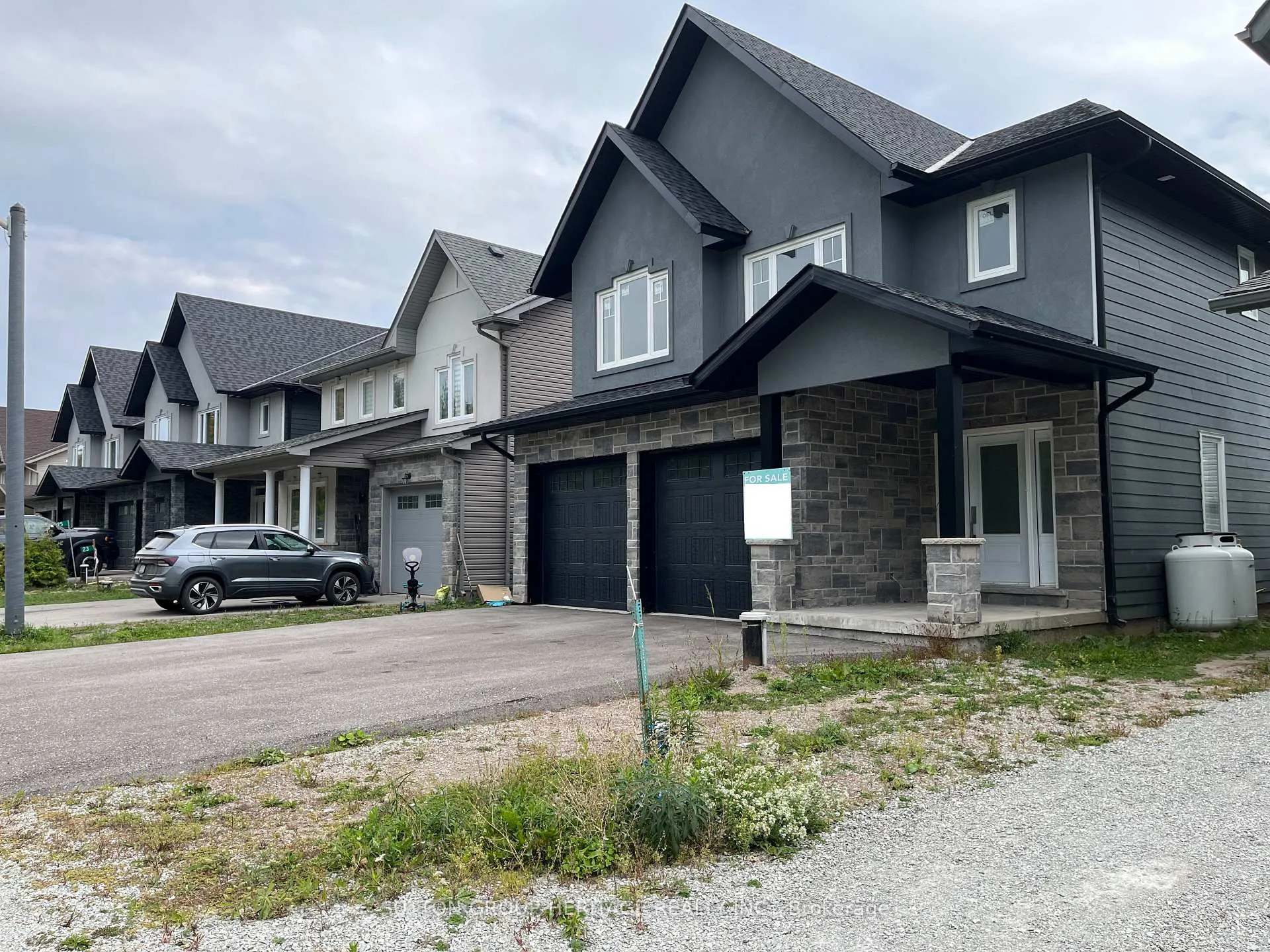 Photo 2 of 21 Rosy Beach Court, Ramara, Rural Ramara — HOMEH