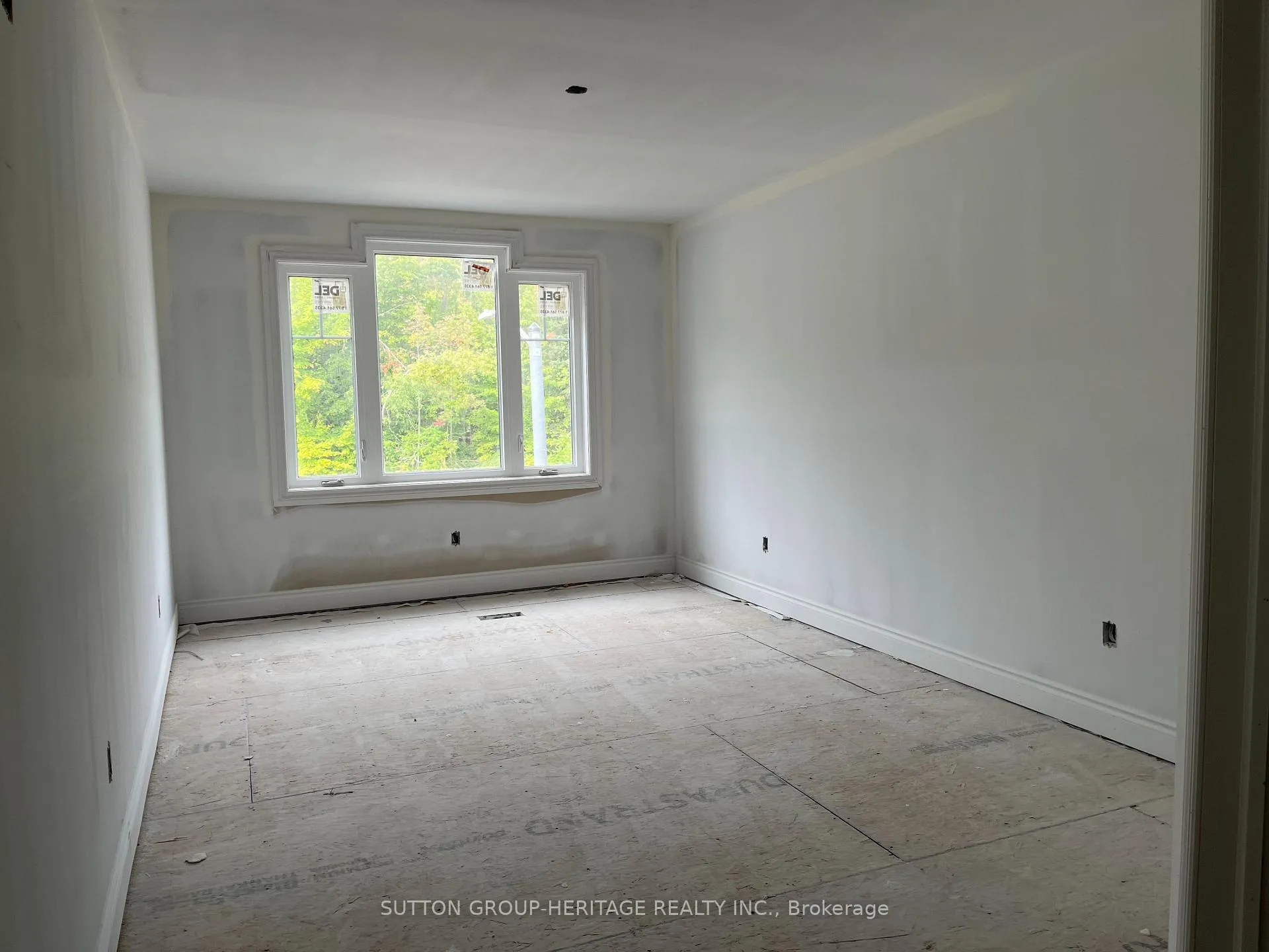 Photo 14 of 21 Rosy Beach Court, Ramara, Rural Ramara — HOMEH
