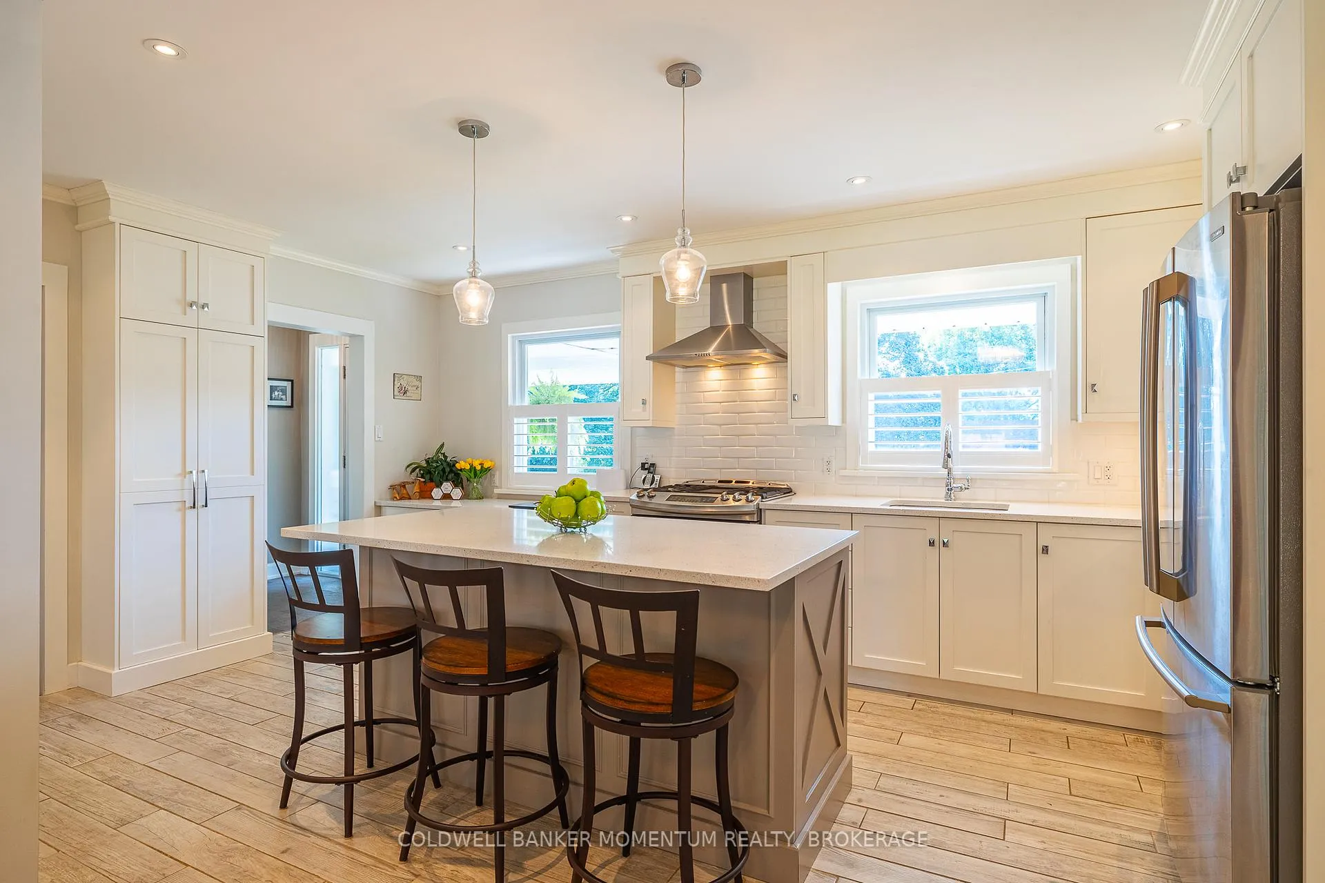 Photo 12 of 30 Cherryhill Drive, Grimsby, Grimsby East — HOMEH