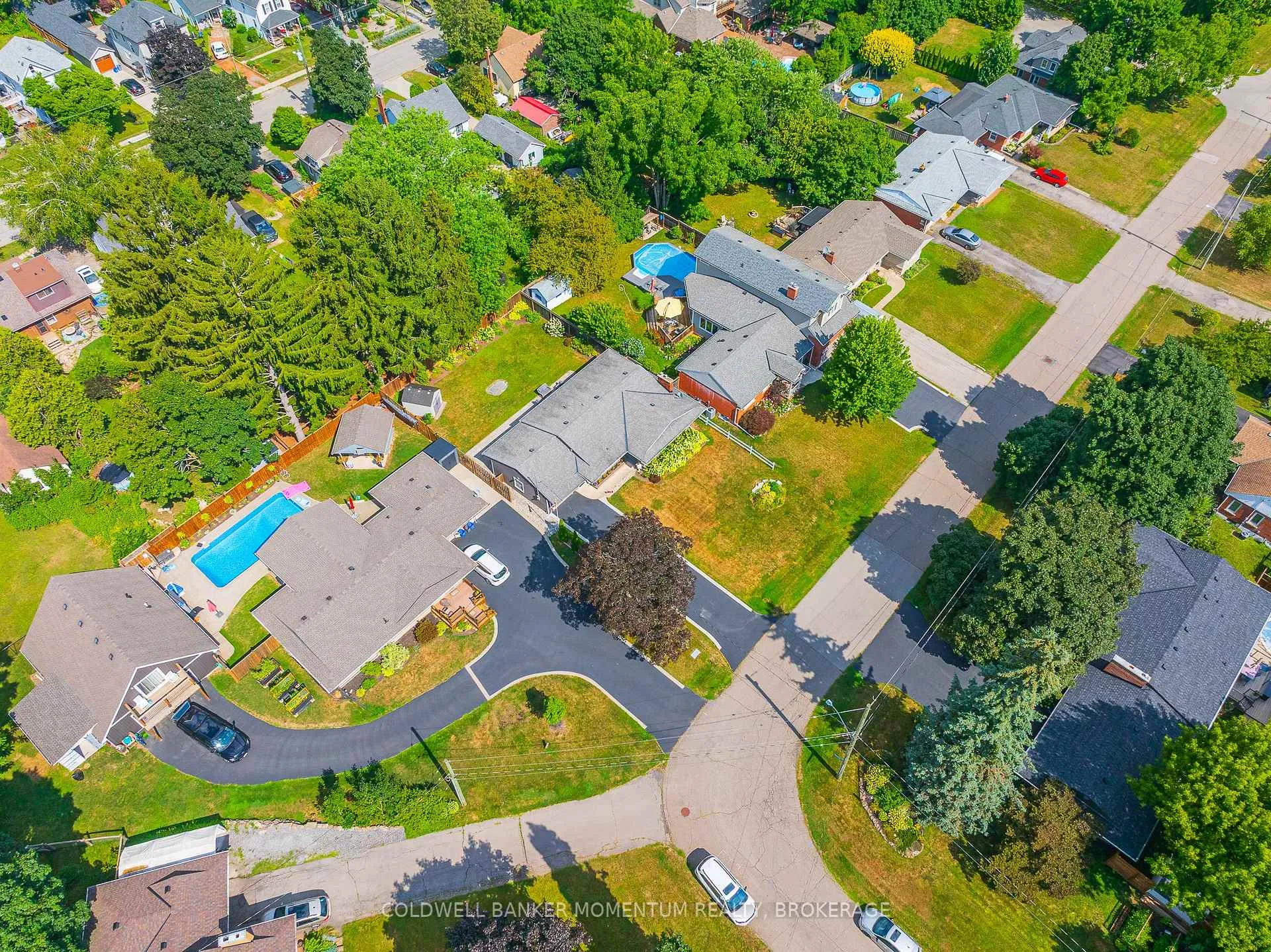Photo 34 of 30 Cherryhill Drive, Grimsby, Grimsby East — HOMEH