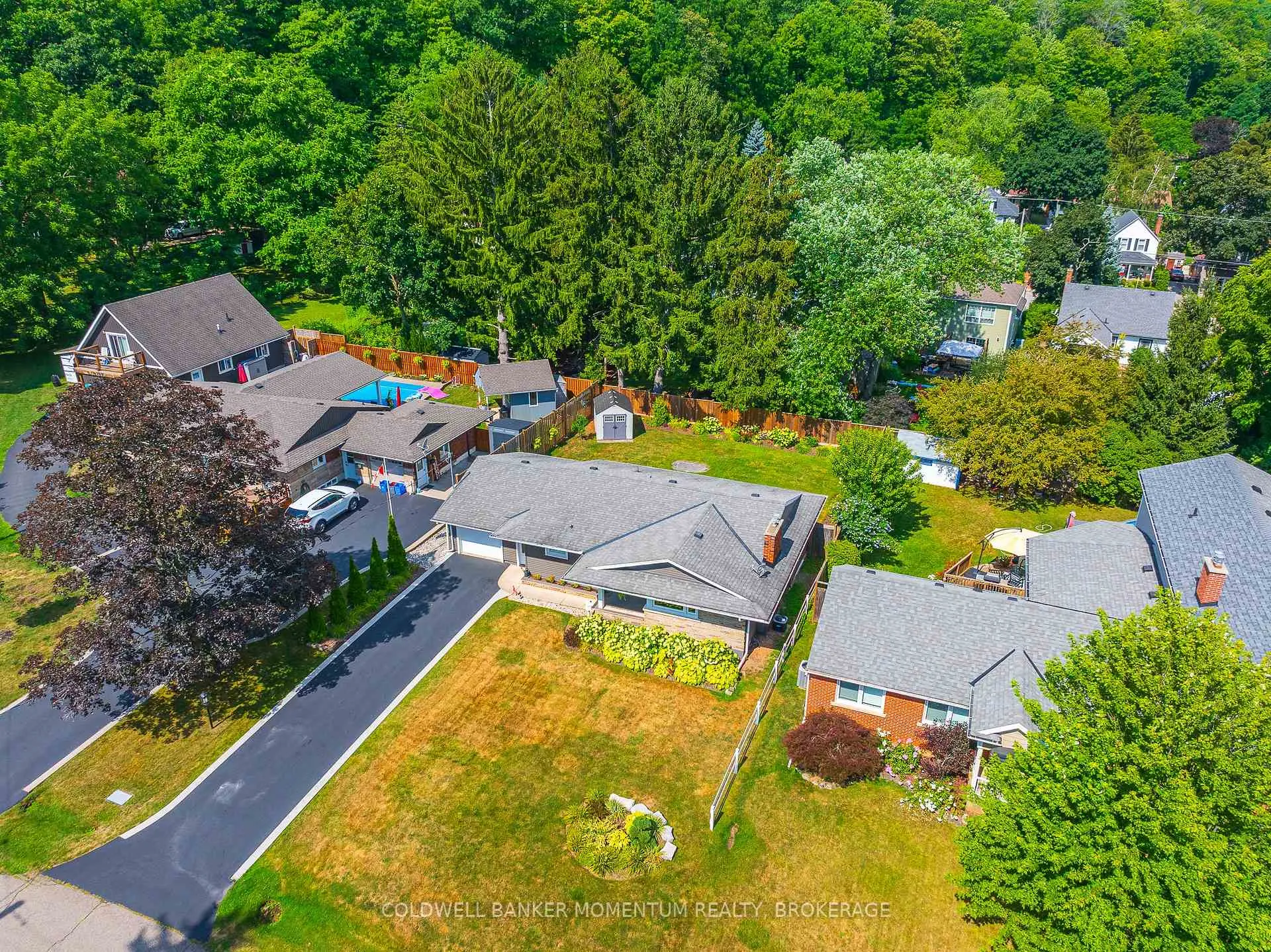 Photo 35 of 30 Cherryhill Drive, Grimsby, Grimsby East — HOMEH