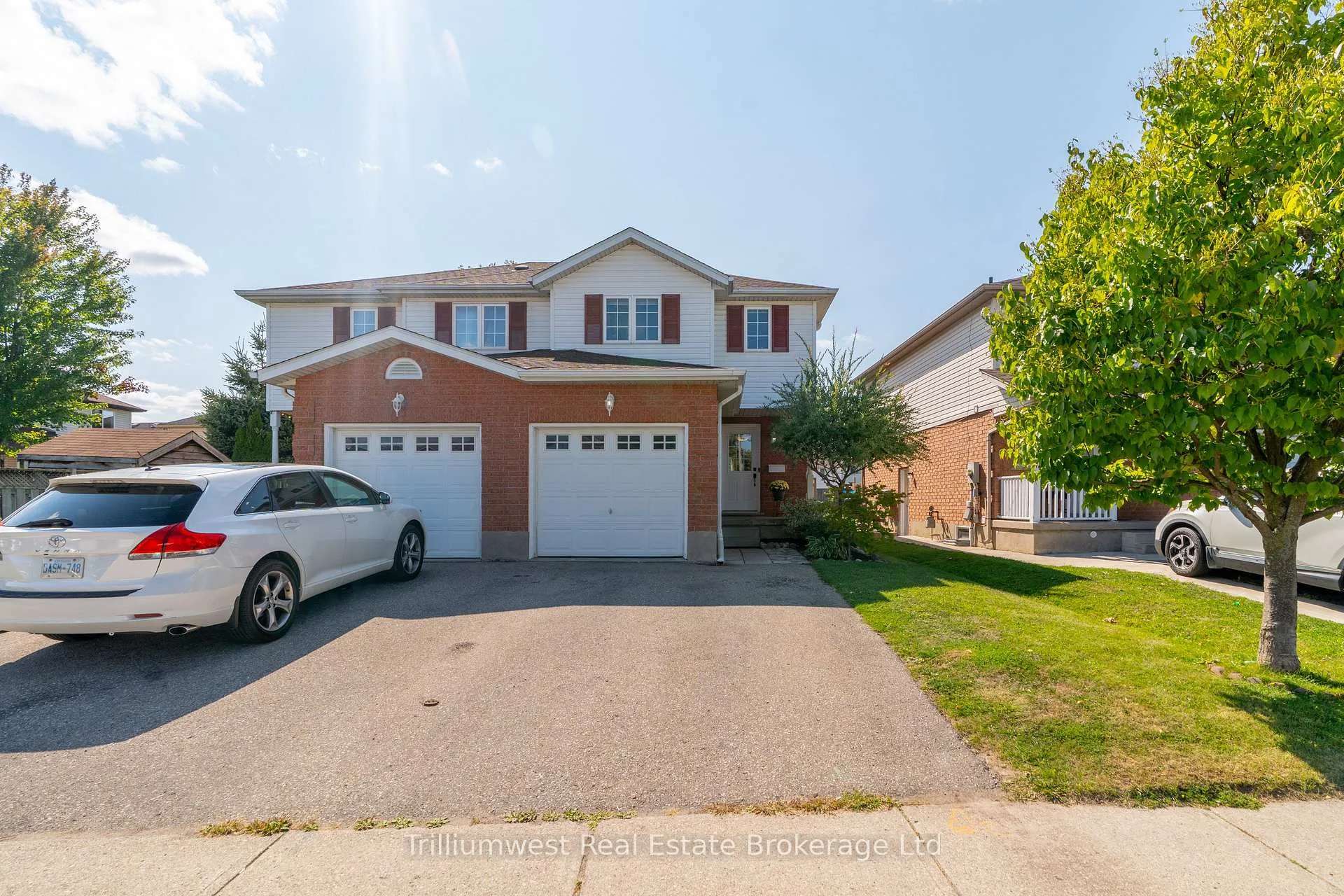 Photo 2 of 197 Stephanie Drive, Guelph, Willow West/Sugarbush/West Acres — HOMEH