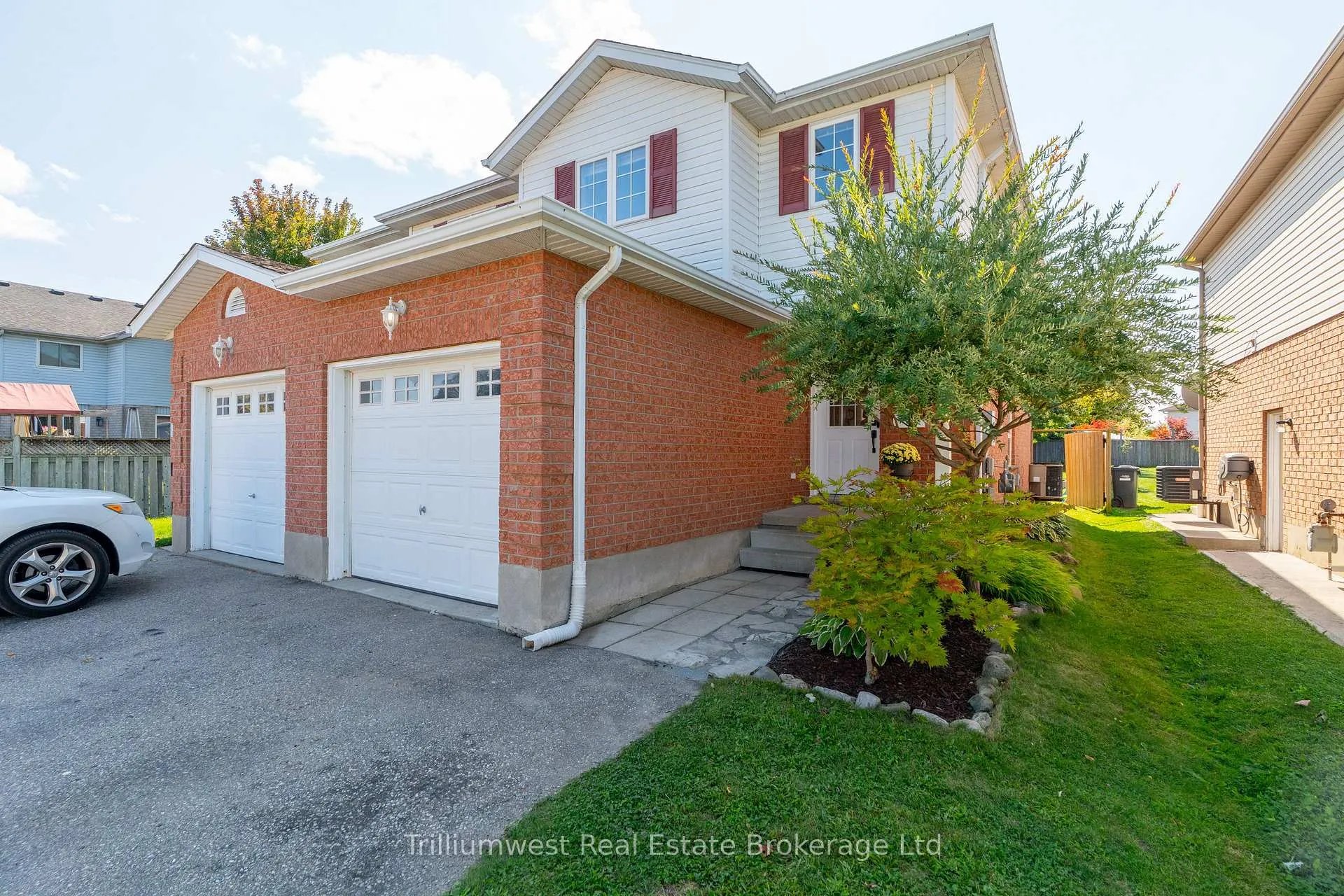 Photo 4 of 197 Stephanie Drive, Guelph, Willow West/Sugarbush/West Acres — HOMEH