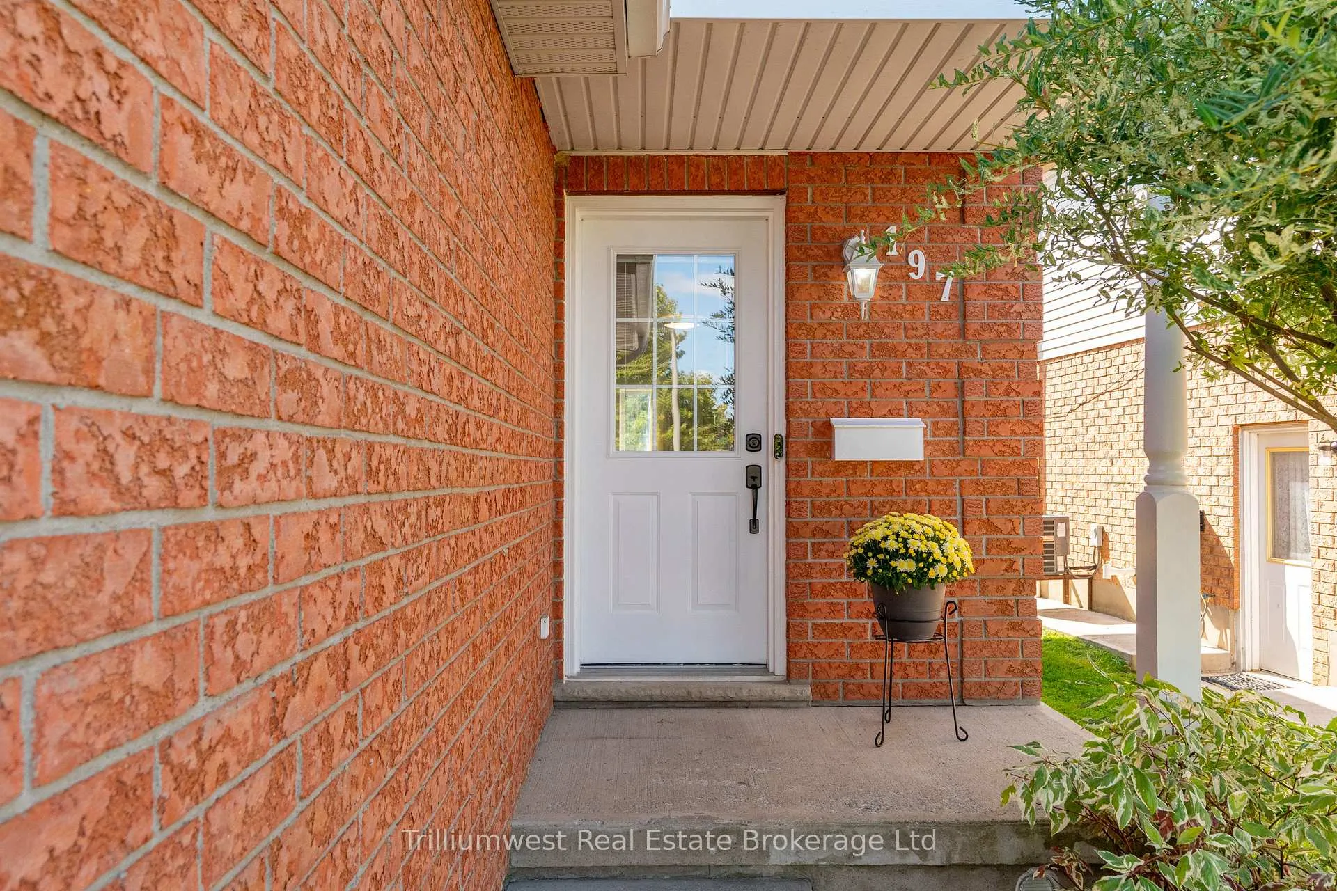 Photo 6 of 197 Stephanie Drive, Guelph, Willow West/Sugarbush/West Acres — HOMEH