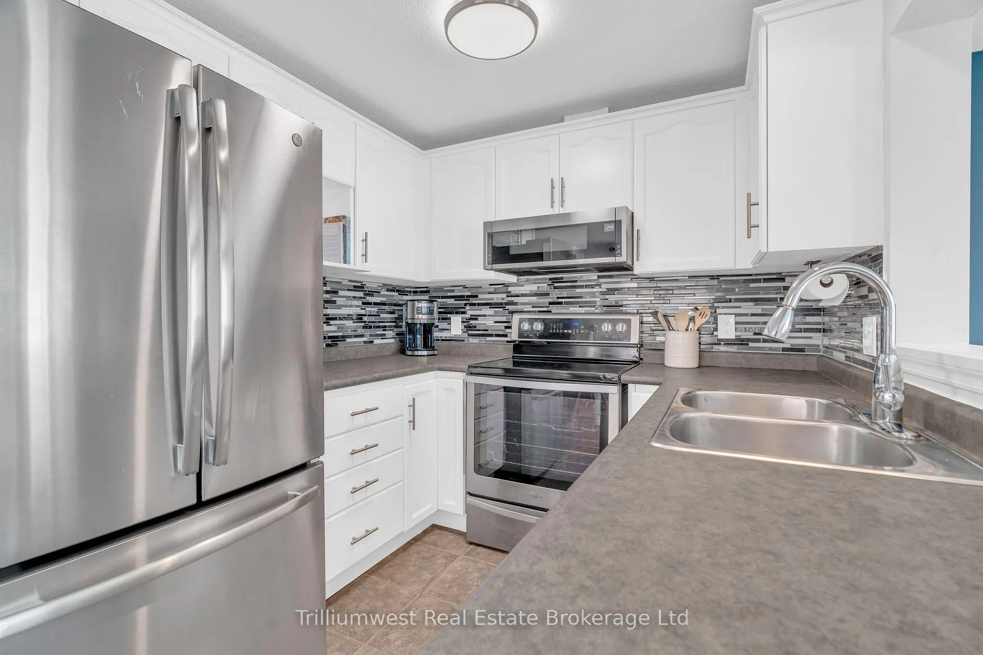 Photo 11 of 197 Stephanie Drive, Guelph, Willow West/Sugarbush/West Acres — HOMEH