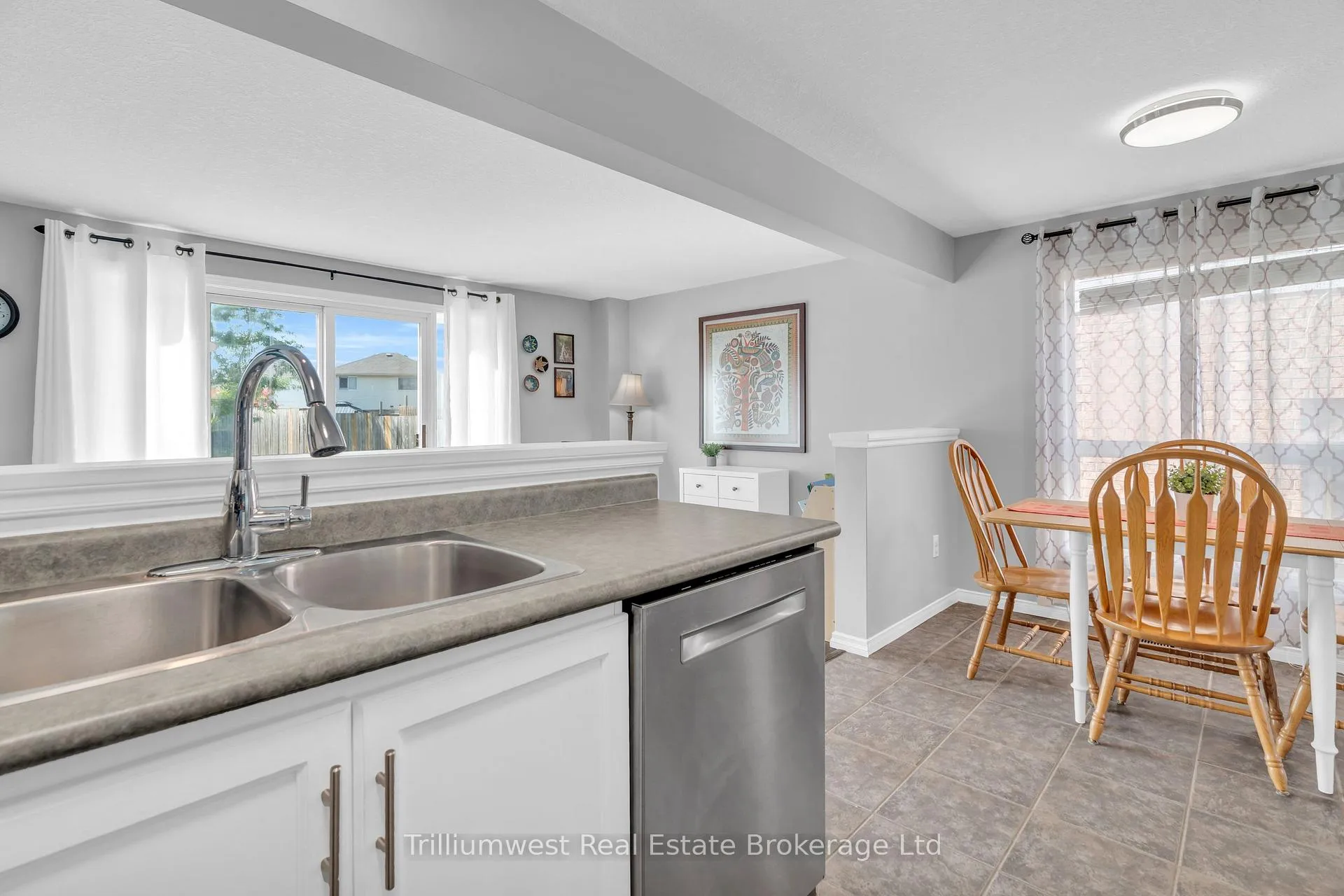 Photo 12 of 197 Stephanie Drive, Guelph, Willow West/Sugarbush/West Acres — HOMEH