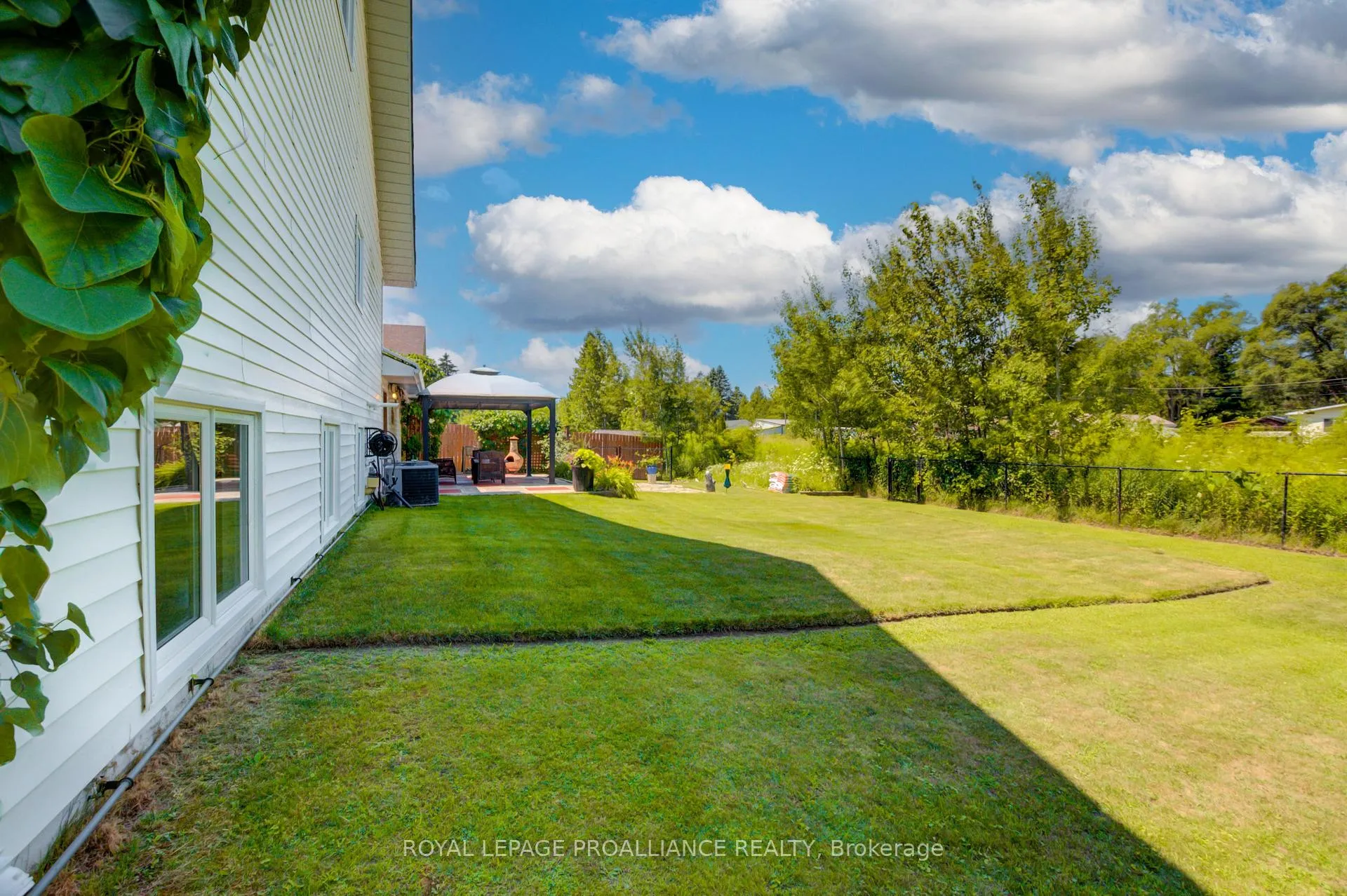 Photo 32 of 11 Mohawk Avenue, Brighton — HOMEH