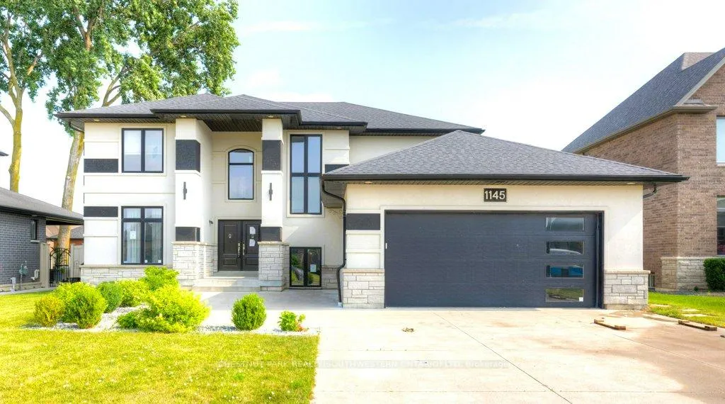 Photo 1 of 1145 Regency Crescent, Lakeshore — HOMEH
