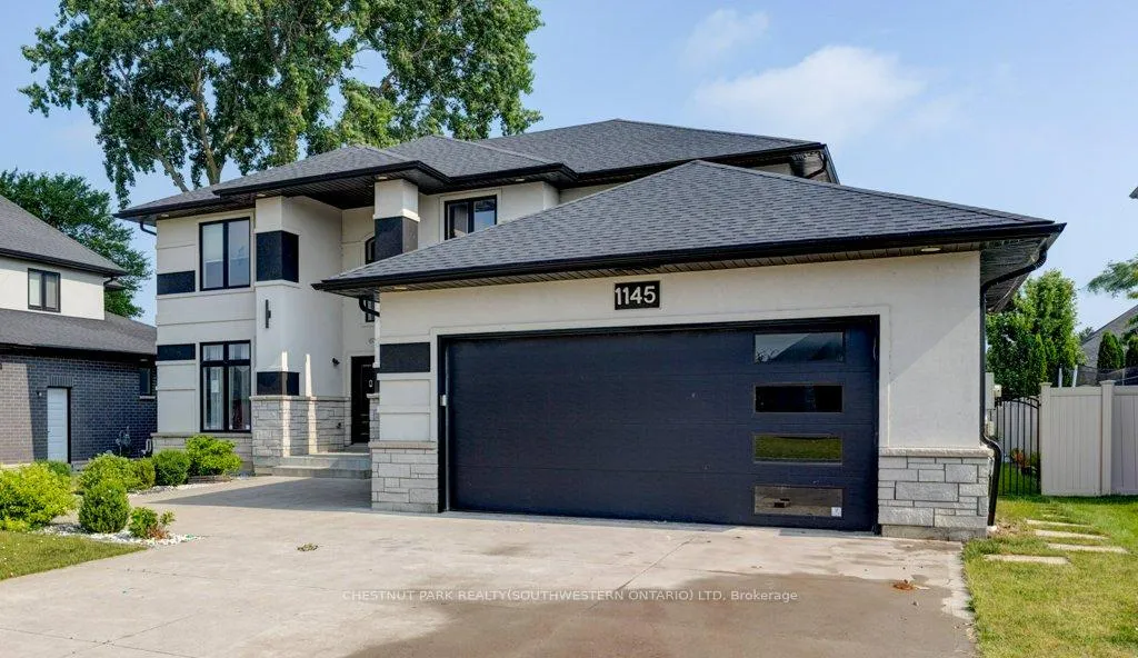 Photo 3 of 1145 Regency Crescent, Lakeshore — HOMEH