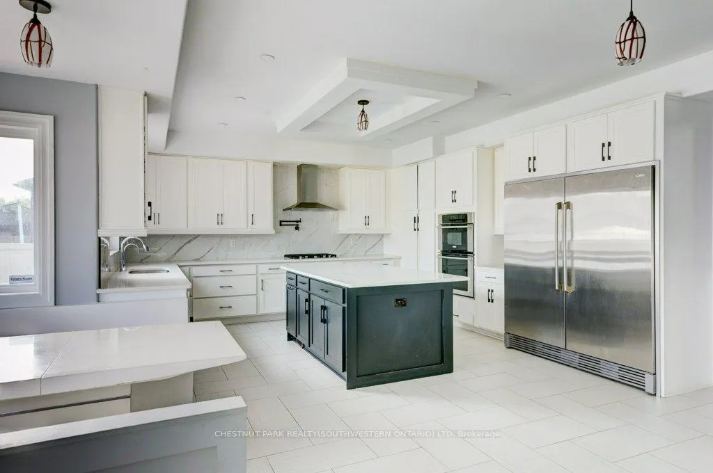 Photo 13 of 1145 Regency Crescent, Lakeshore — HOMEH