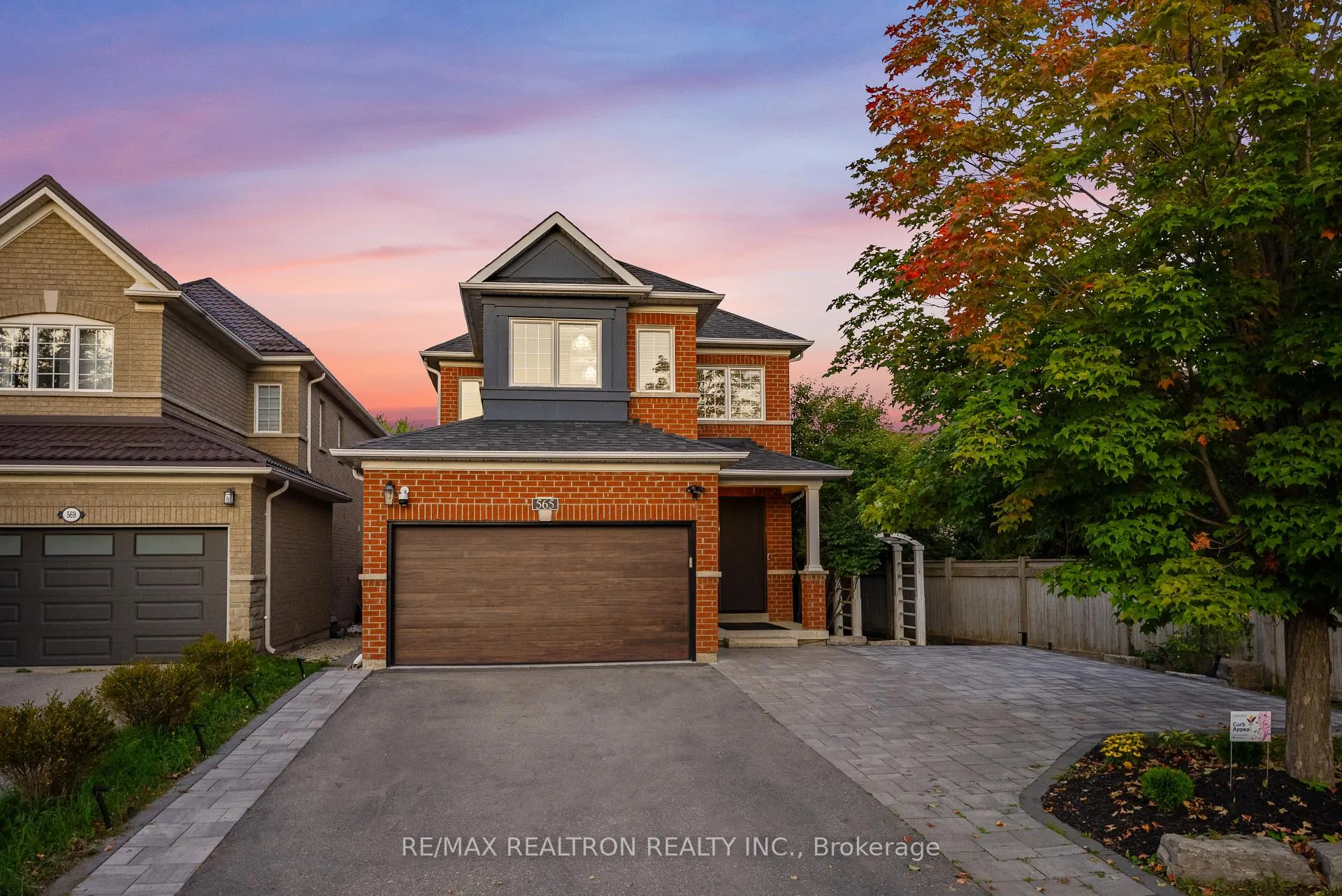 Photo 6 of 565 Thornhill Woods Drive, Vaughan, Patterson — HOMEH