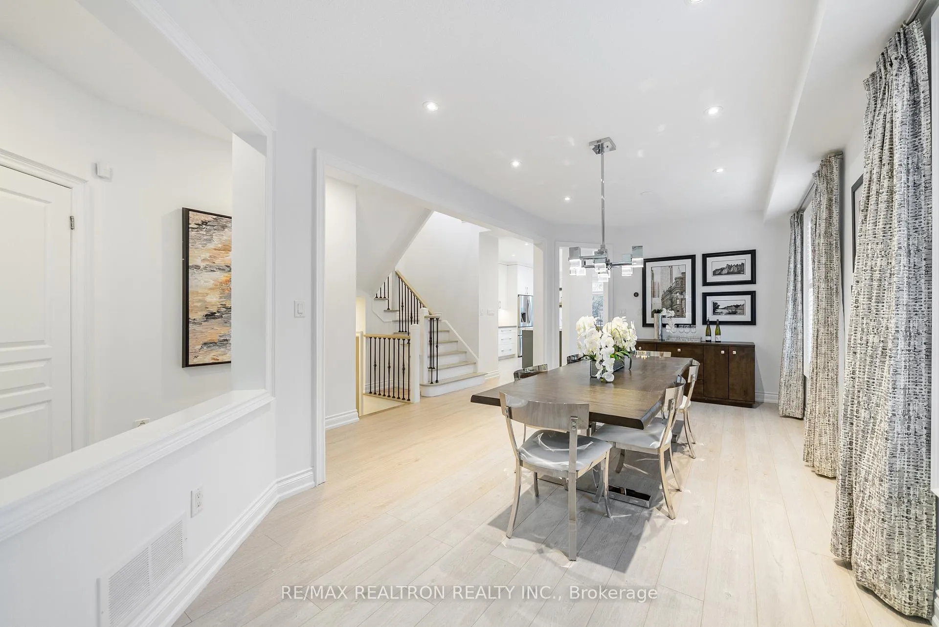 Photo 17 of 565 Thornhill Woods Drive, Vaughan, Patterson — HOMEH