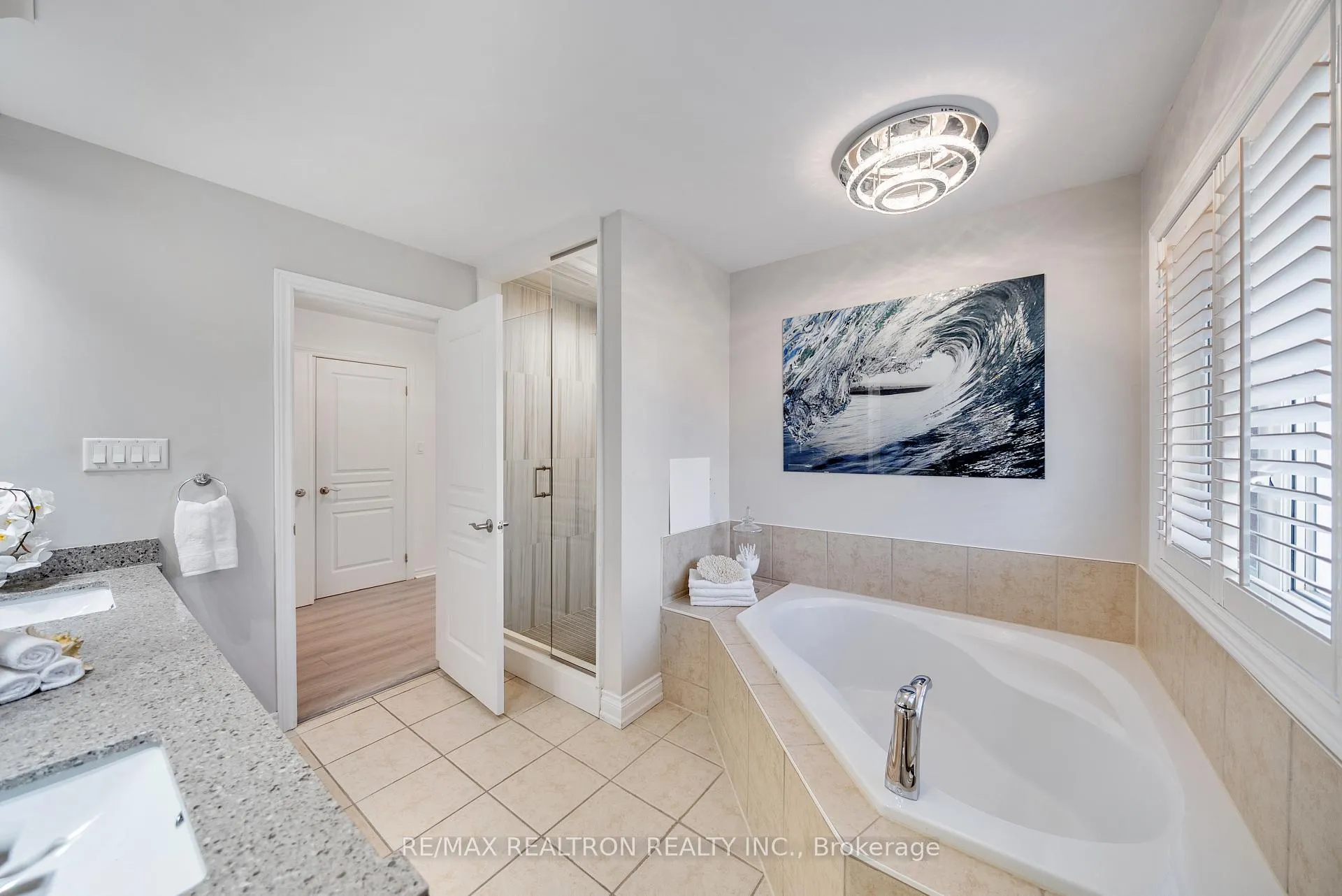 Photo 21 of 565 Thornhill Woods Drive, Vaughan, Patterson — HOMEH