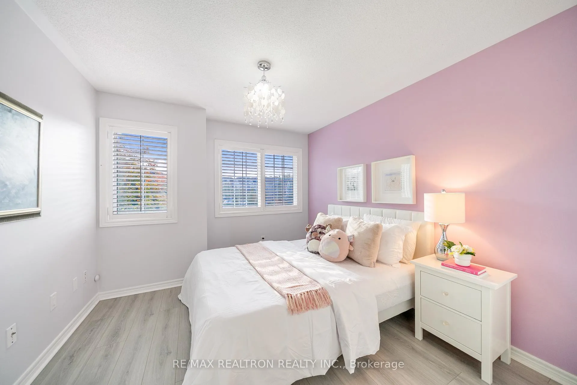 Photo 22 of 565 Thornhill Woods Drive, Vaughan, Patterson — HOMEH