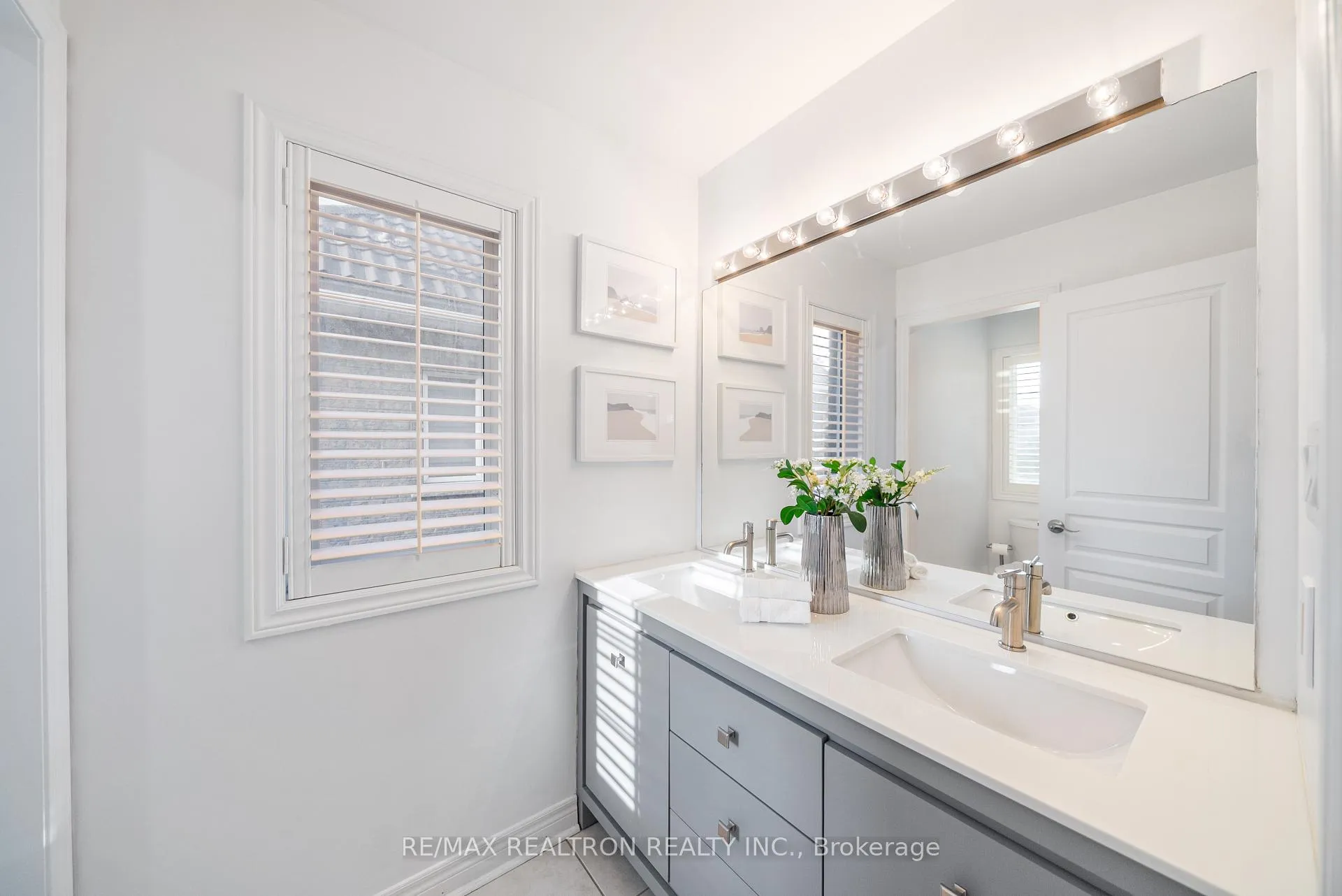 Photo 24 of 565 Thornhill Woods Drive, Vaughan, Patterson — HOMEH