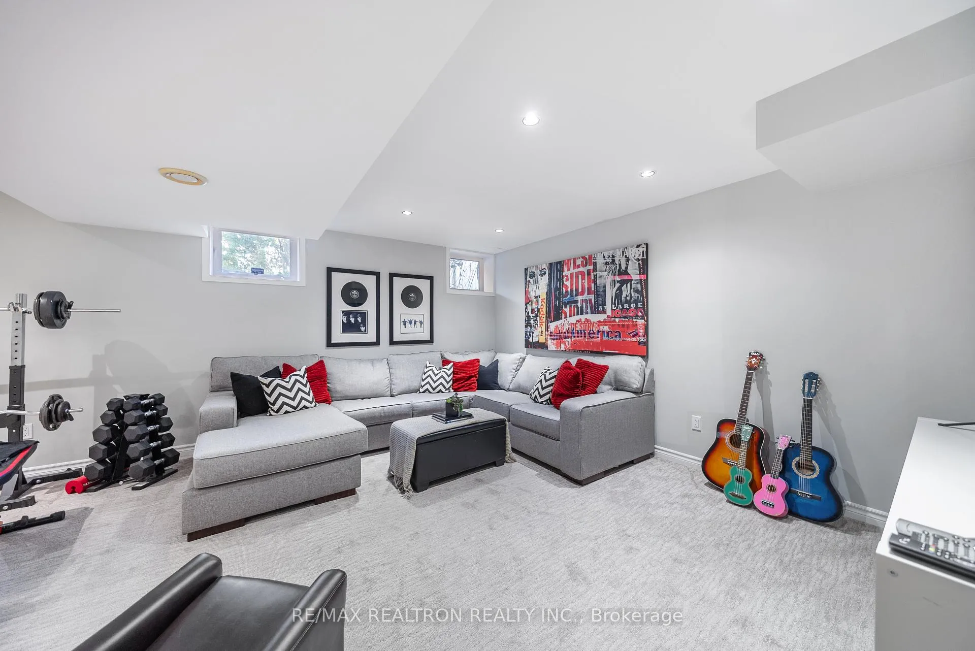 Photo 27 of 565 Thornhill Woods Drive, Vaughan, Patterson — HOMEH