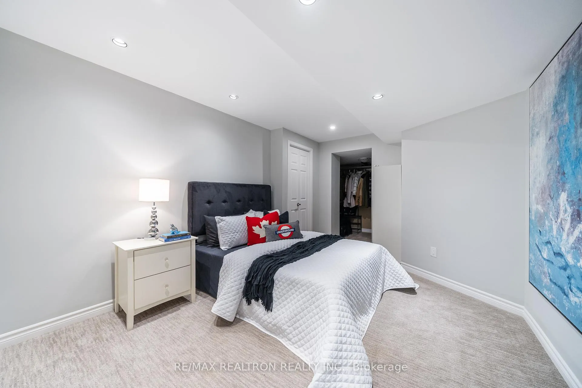 Photo 28 of 565 Thornhill Woods Drive, Vaughan, Patterson — HOMEH