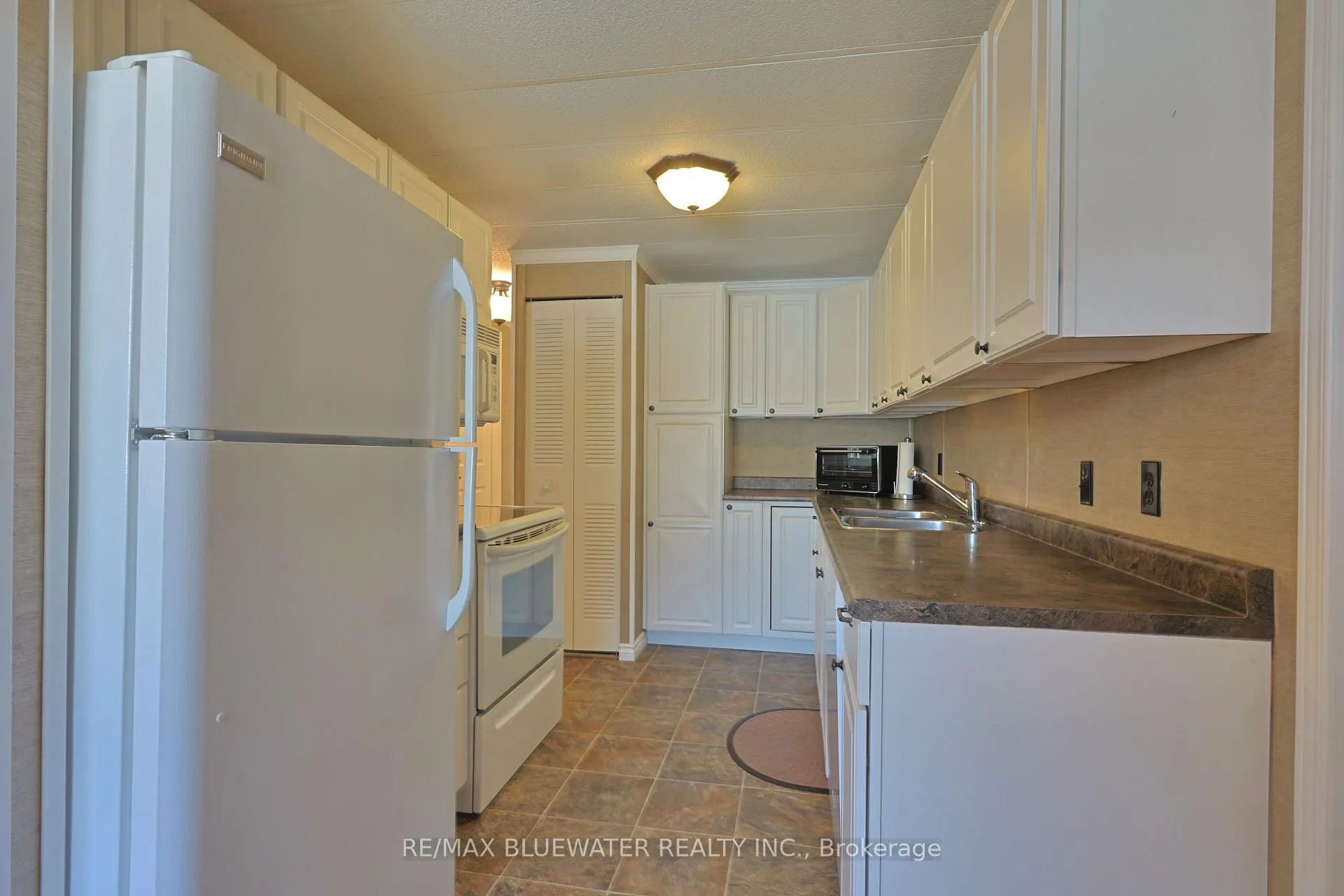 Photo 15 of 199 Pebble Beach Parkway, South Huron, Stephen Twp — HOMEH