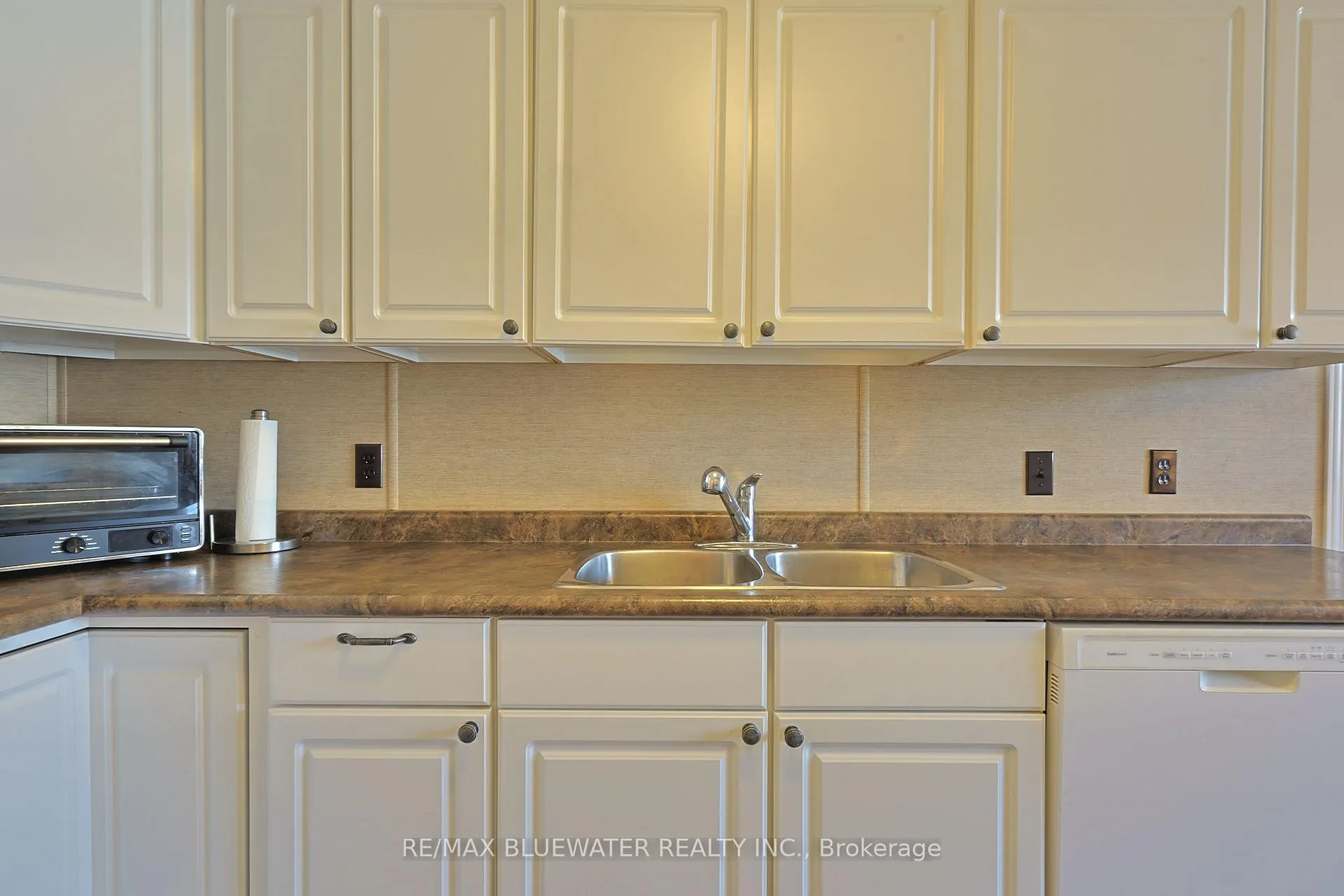 Photo 17 of 199 Pebble Beach Parkway, South Huron, Stephen Twp — HOMEH