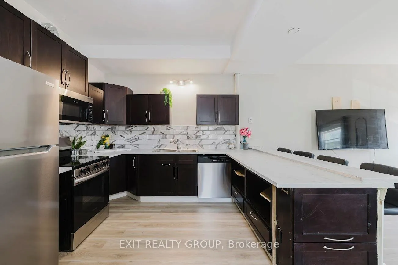 Photo 5 of 32 Strachan Street, Belleville, Belleville Ward — HOMEH