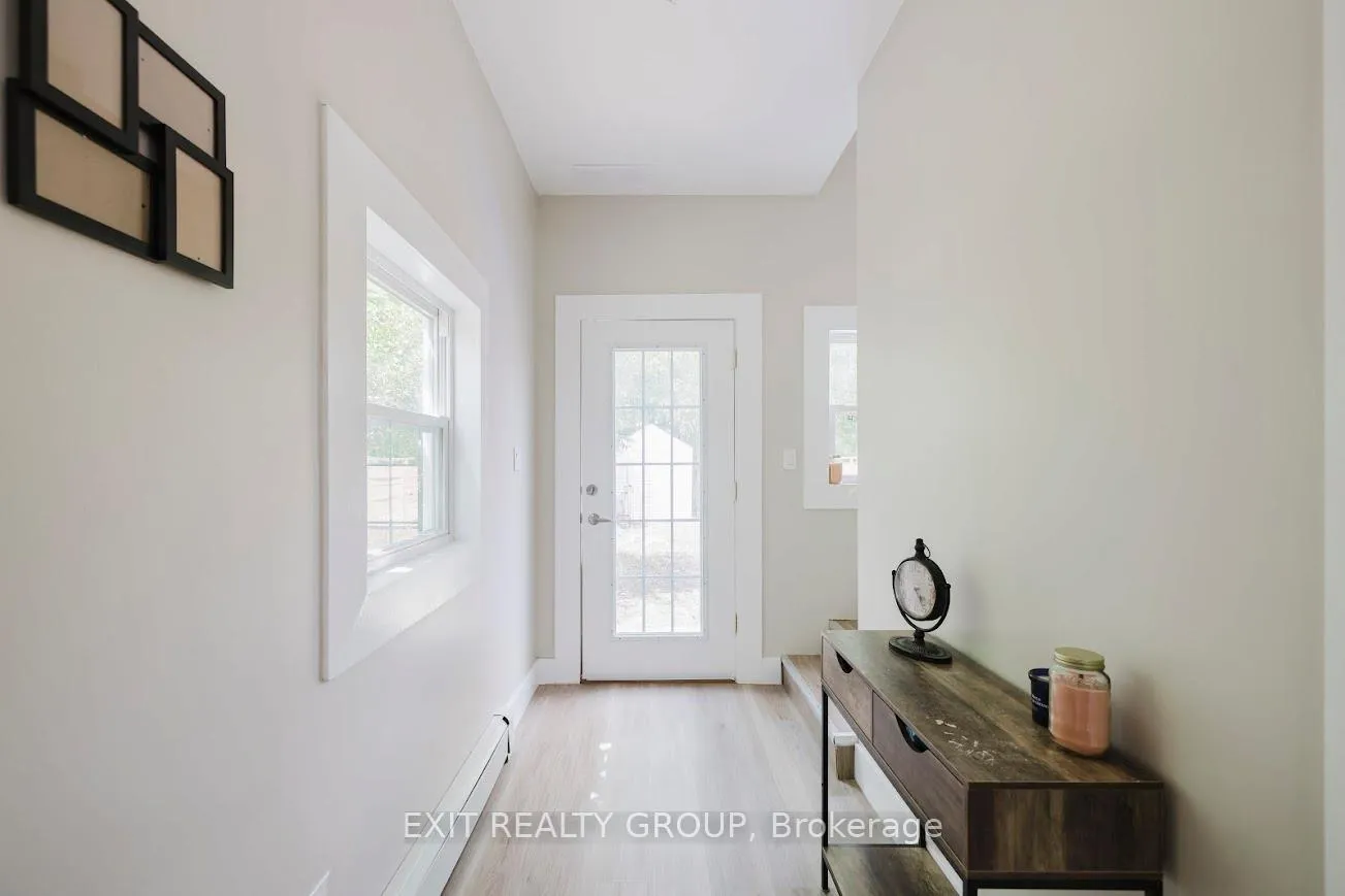 Photo 7 of 32 Strachan Street, Belleville, Belleville Ward — HOMEH