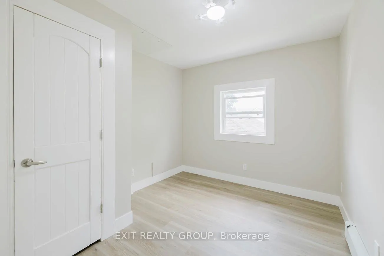 Photo 10 of 32 Strachan Street, Belleville, Belleville Ward — HOMEH