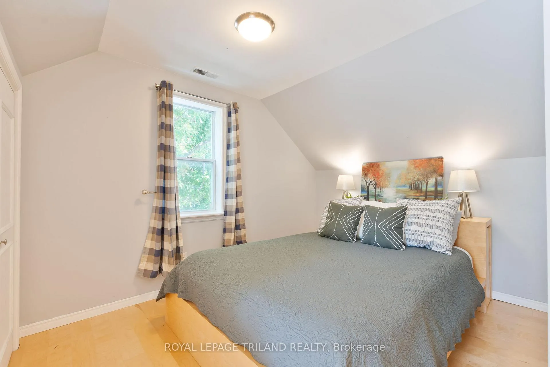 Photo 25 of 130 Duchess Avenue, Lucan Biddulph, Lucan — HOMEH