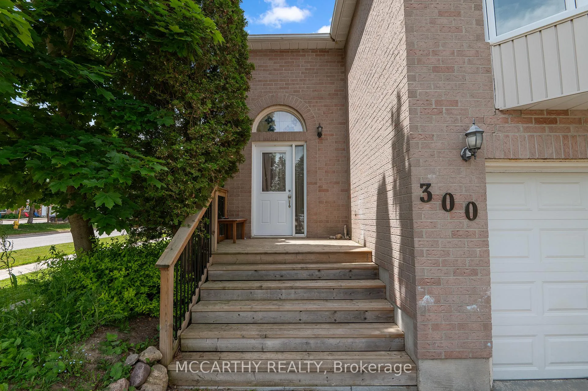 Photo 2 of 300 Shelburne Place, Shelburne — HOMEH