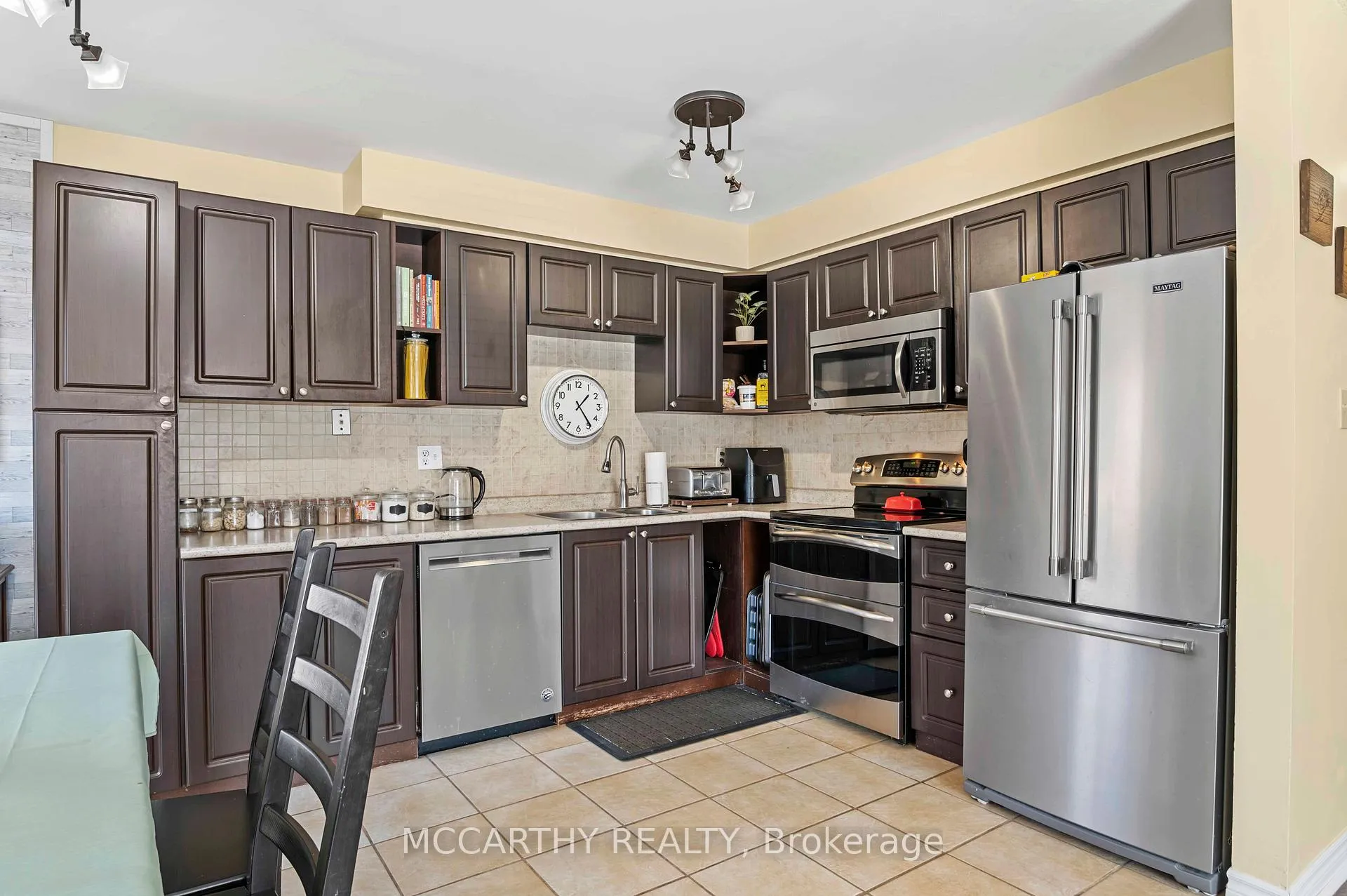 Photo 12 of 300 Shelburne Place, Shelburne — HOMEH