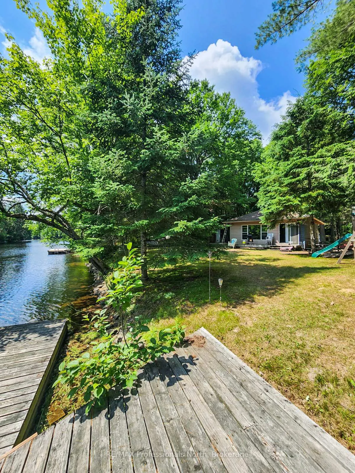 Photo 8 of 1068 Holiday Park Drive, Bracebridge, Macaulay — HOMEH