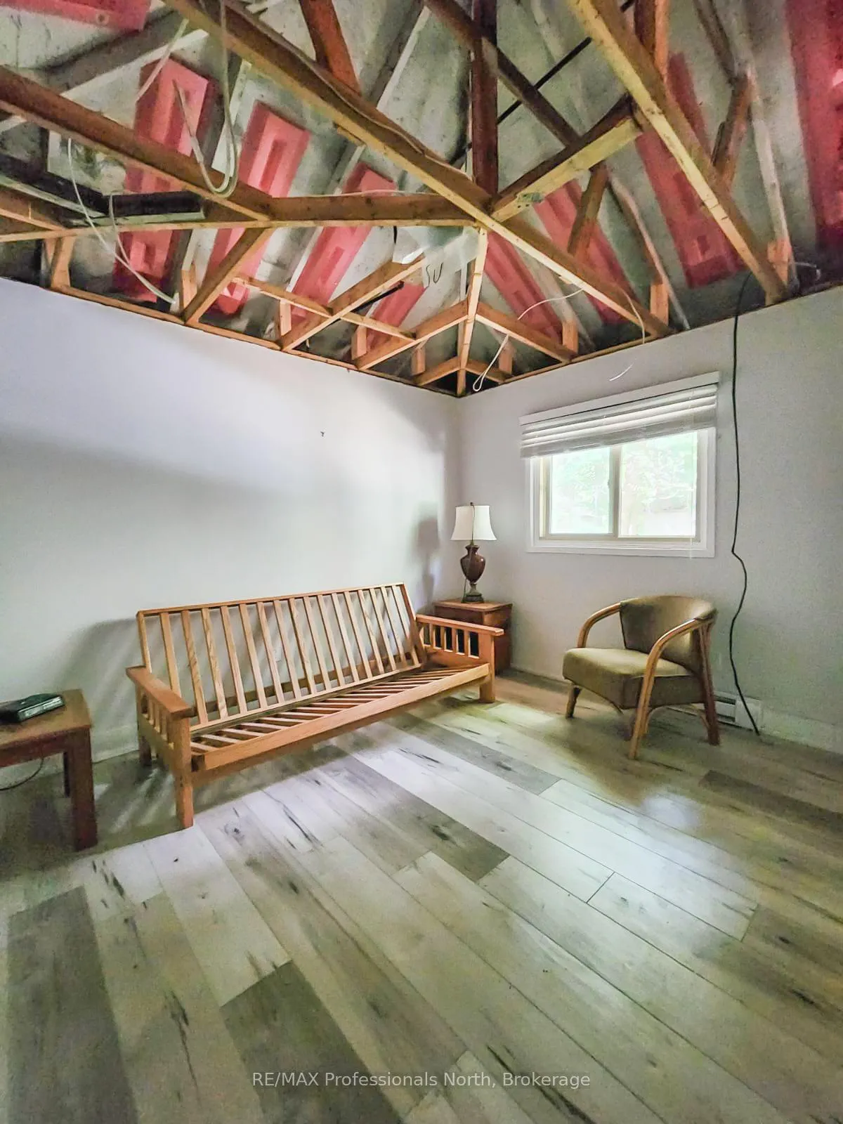 Photo 13 of 1068 Holiday Park Drive, Bracebridge, Macaulay — HOMEH