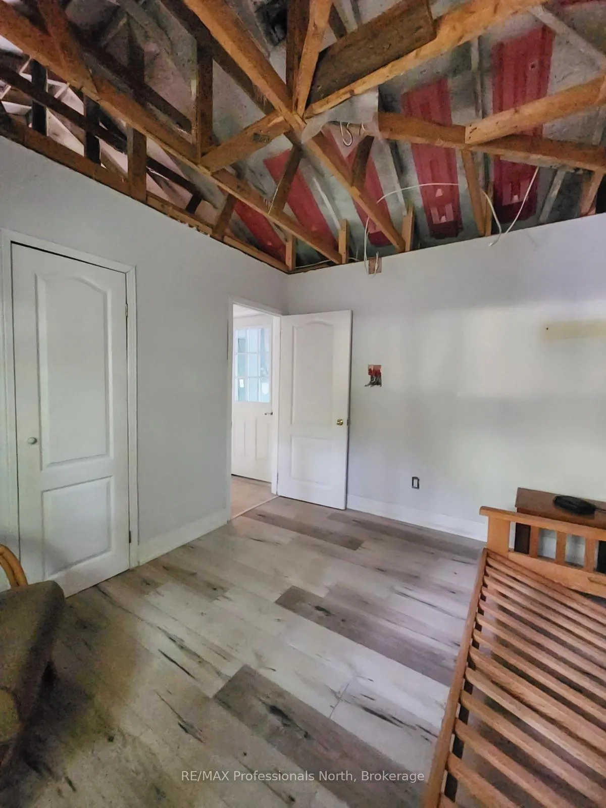 Photo 17 of 1068 Holiday Park Drive, Bracebridge, Macaulay — HOMEH