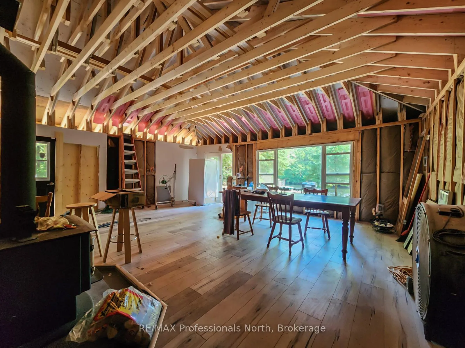 Photo 19 of 1068 Holiday Park Drive, Bracebridge, Macaulay — HOMEH