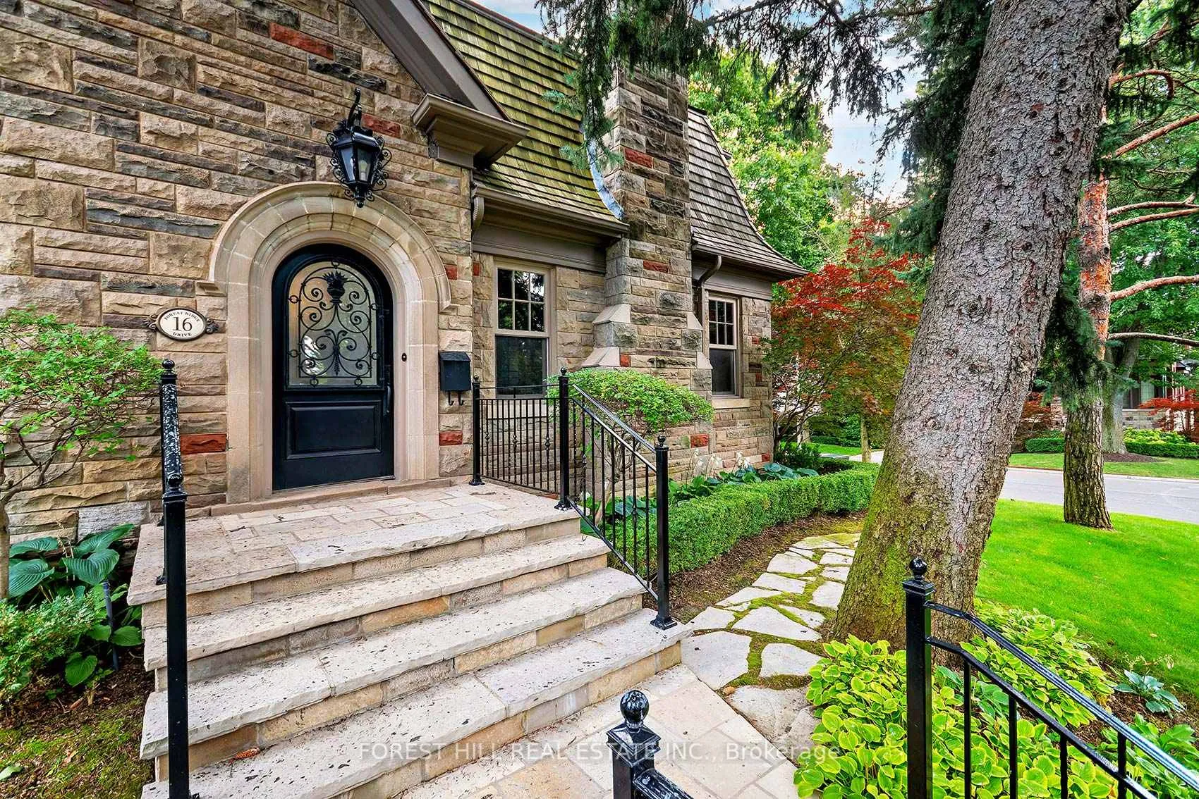 Photo 2 of 16 Forest Ridge Drive, Toronto, Forest Hill North — HOMEH