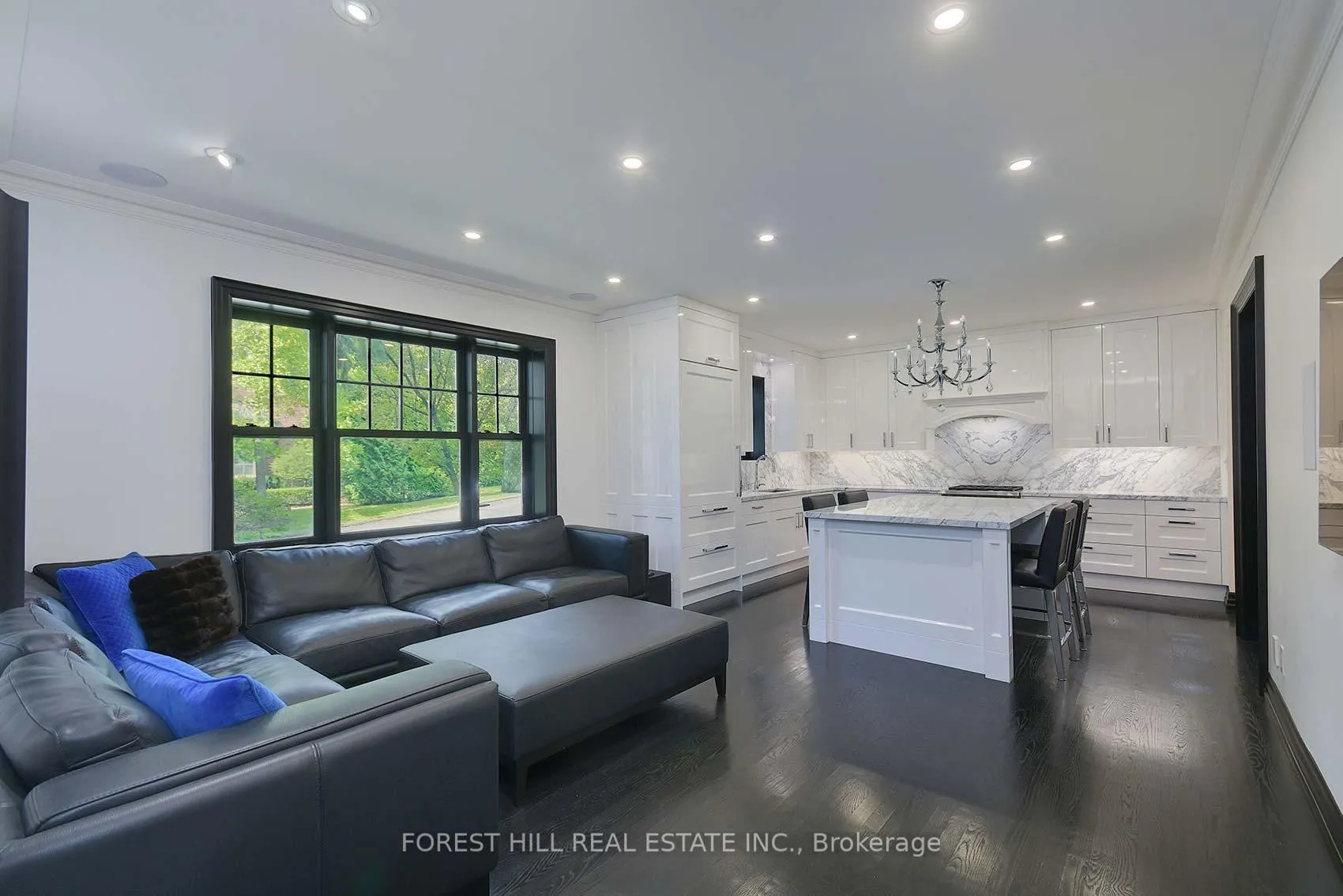 Photo 9 of 16 Forest Ridge Drive, Toronto, Forest Hill North — HOMEH