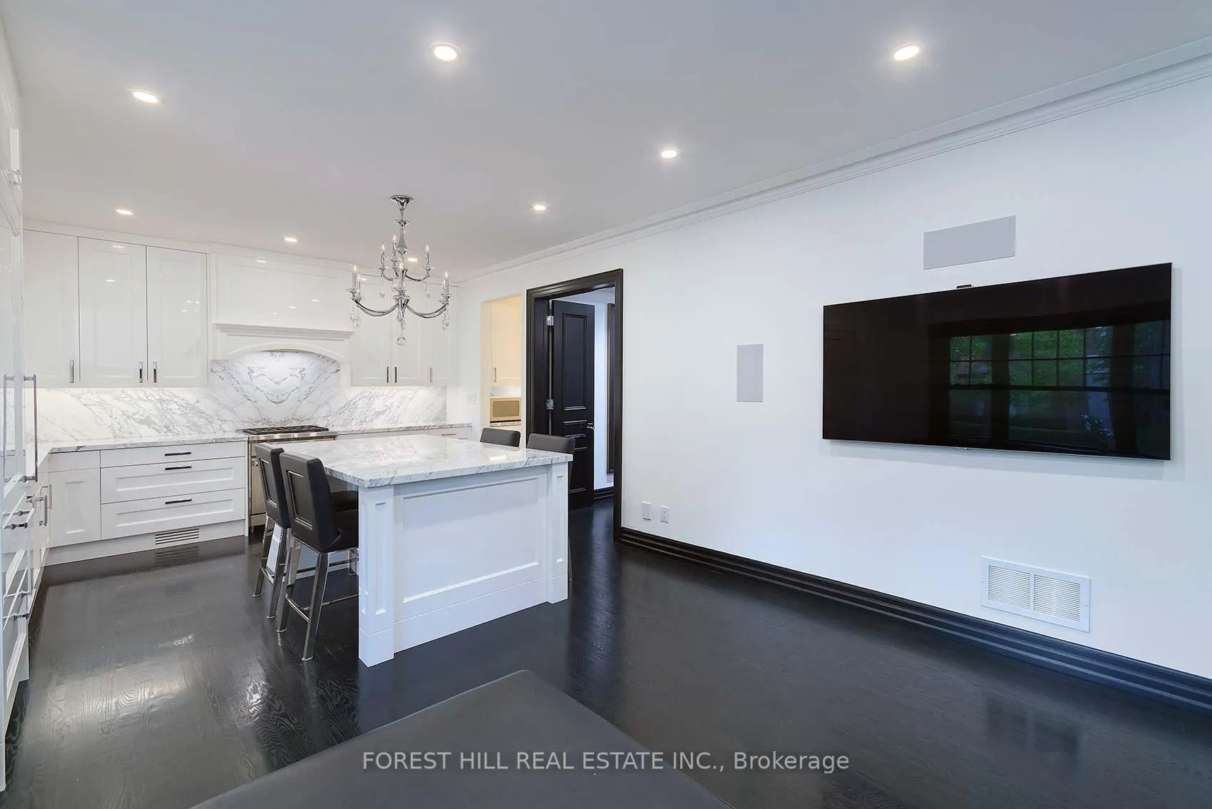 Photo 11 of 16 Forest Ridge Drive, Toronto, Forest Hill North — HOMEH