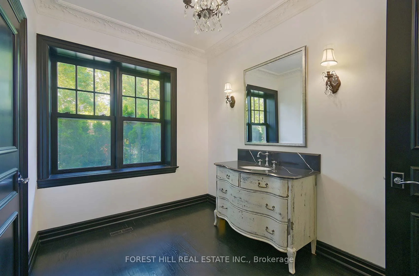 Photo 20 of 16 Forest Ridge Drive, Toronto, Forest Hill North — HOMEH