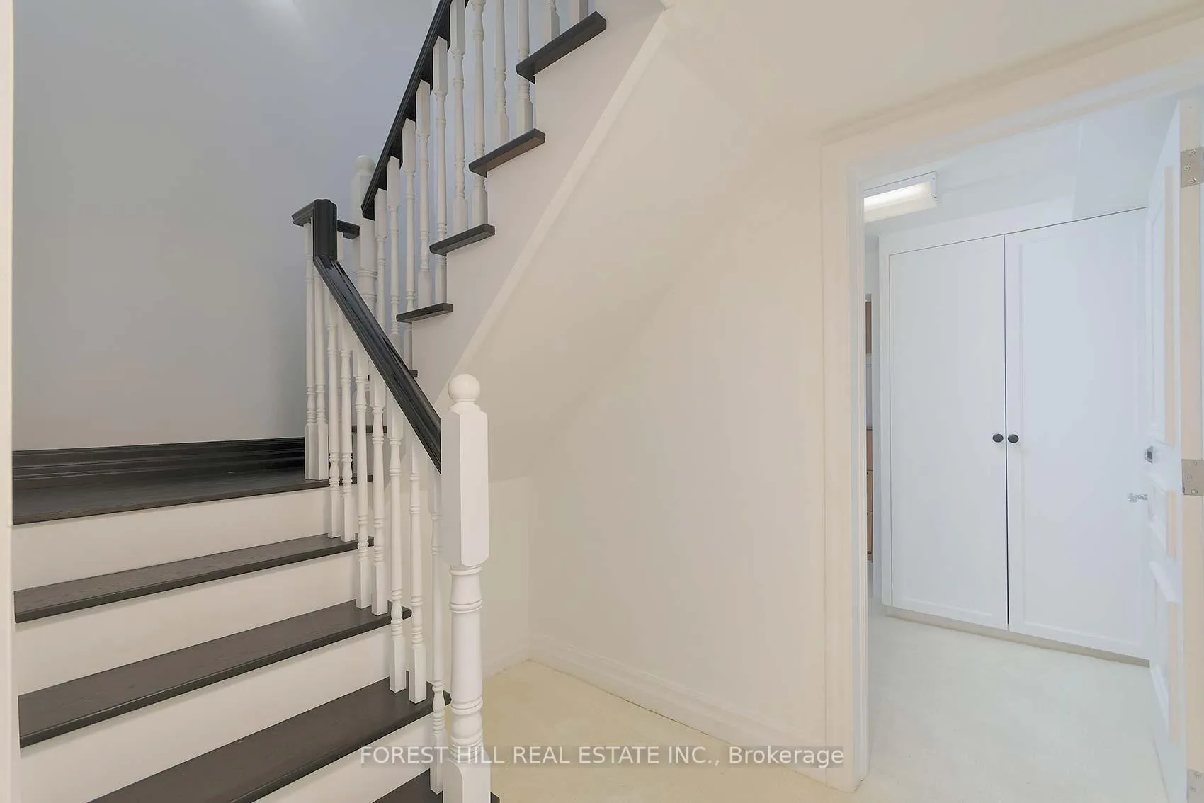 Photo 38 of 16 Forest Ridge Drive, Toronto, Forest Hill North — HOMEH