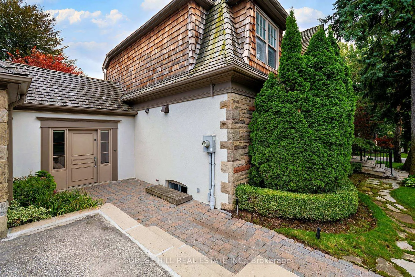 Photo 49 of 16 Forest Ridge Drive, Toronto, Forest Hill North — HOMEH