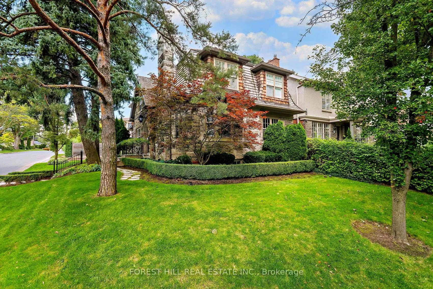Photo 50 of 16 Forest Ridge Drive, Toronto, Forest Hill North — HOMEH